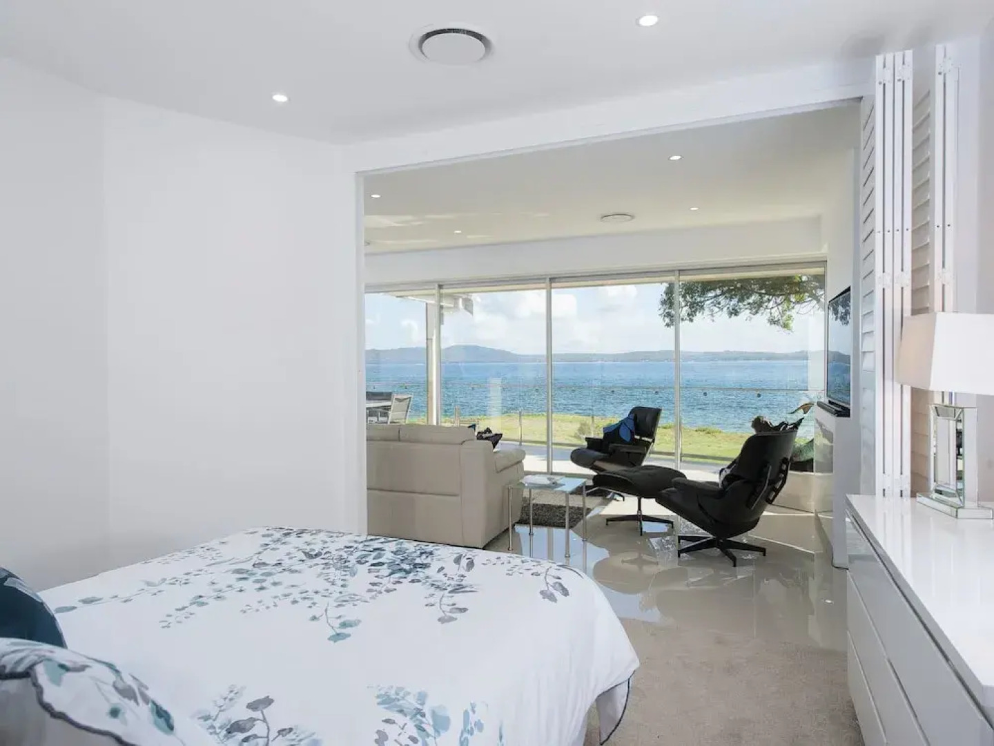 Stunning Waters Penthouse, Sandy Point Road, 46