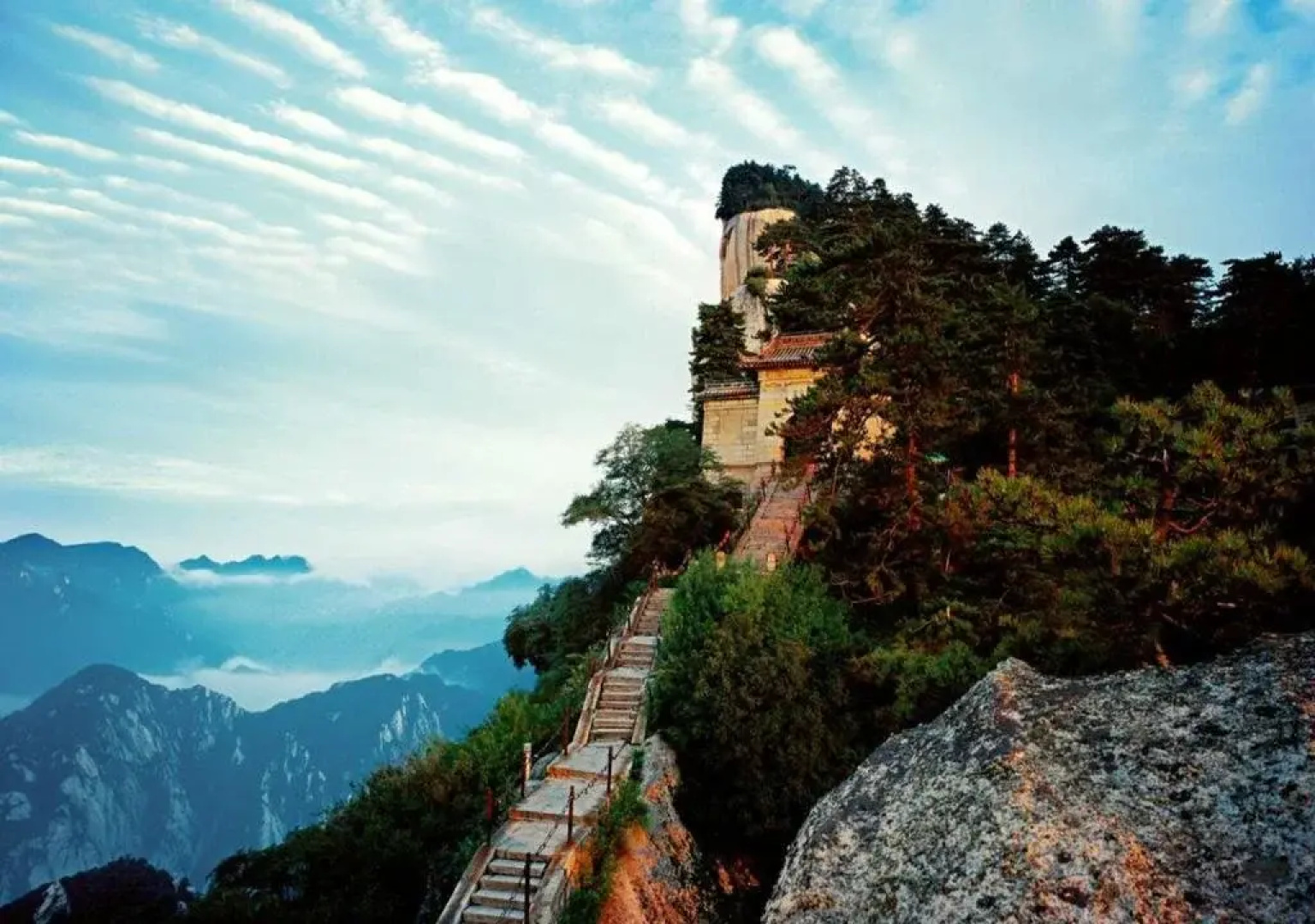 Huashan Xinghe Holiday Resort