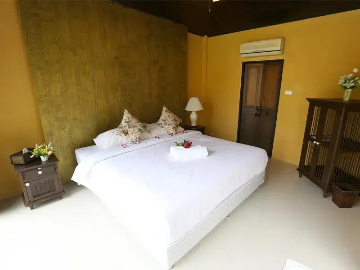 Ruen Parichart Tropical Resort