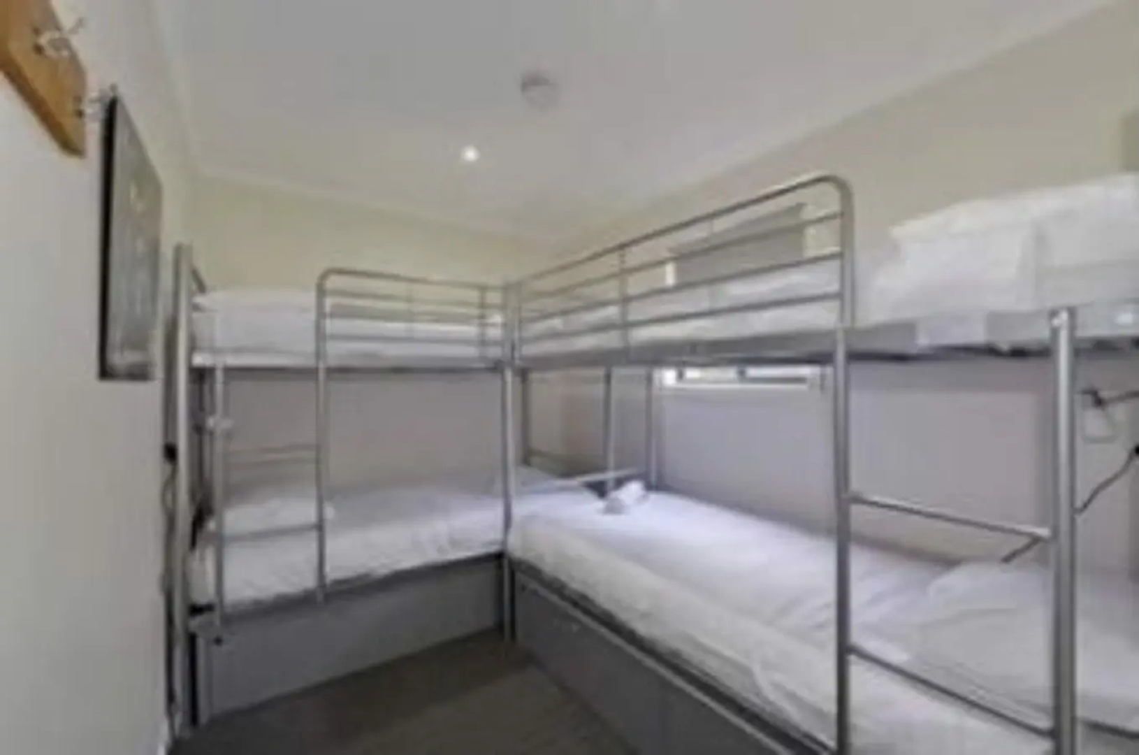 Airwalk Lodge - Hostel