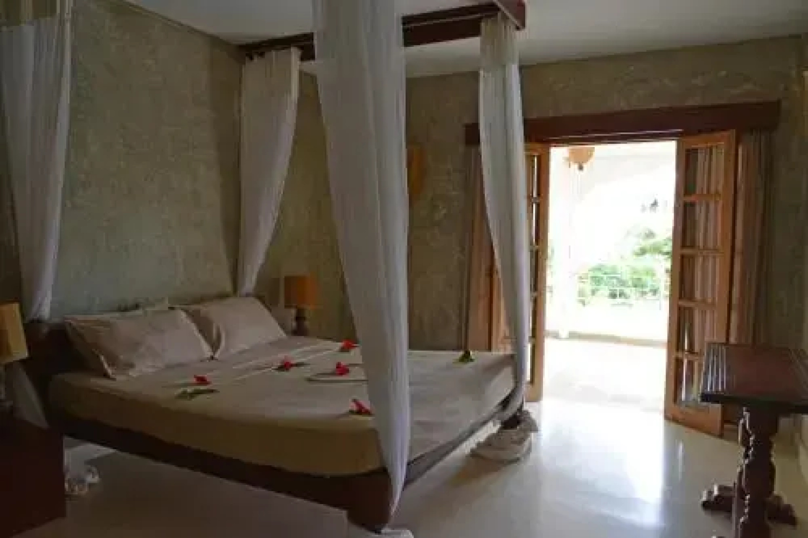 Beverly Suites