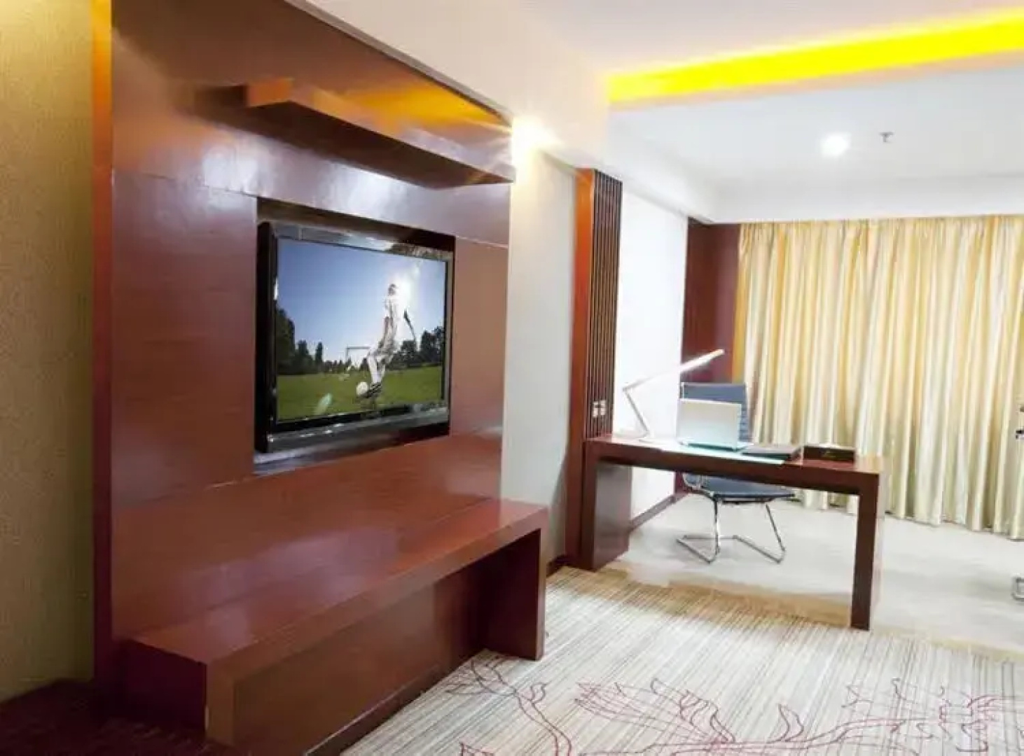 Shuanglong Plaza Hotel