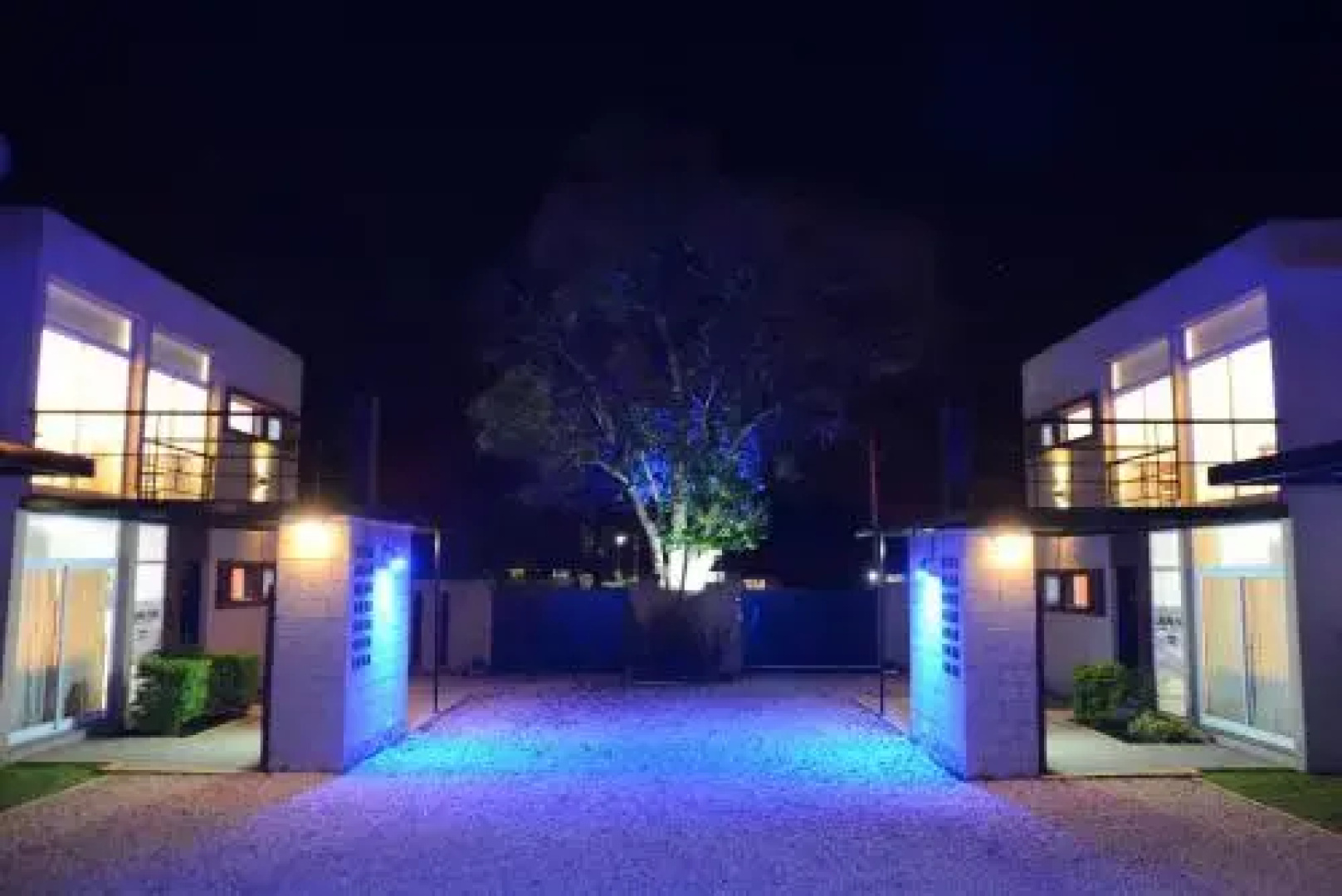 Laguna Park Duplex & Suites