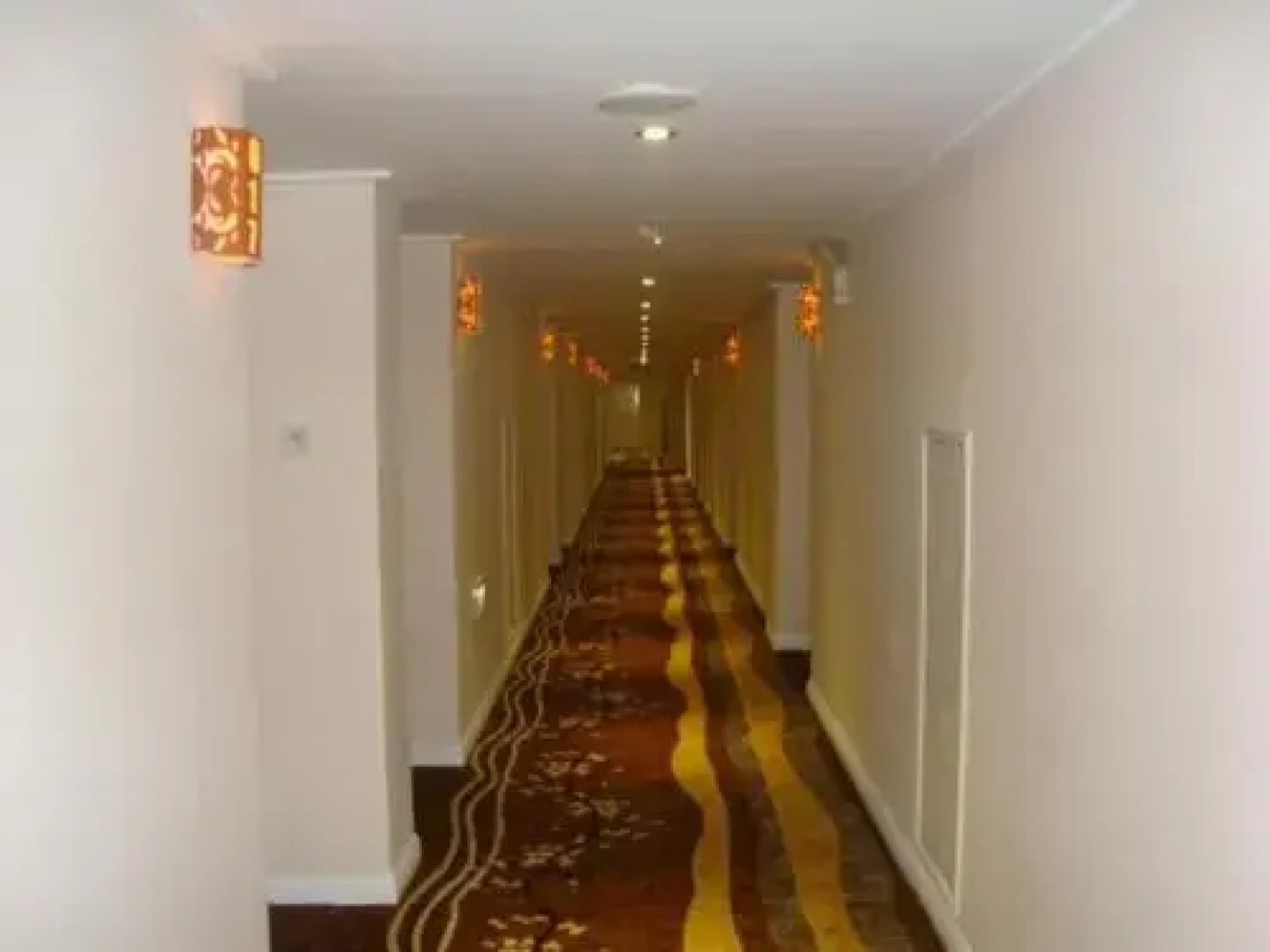 Yiwu Bairui Hotel