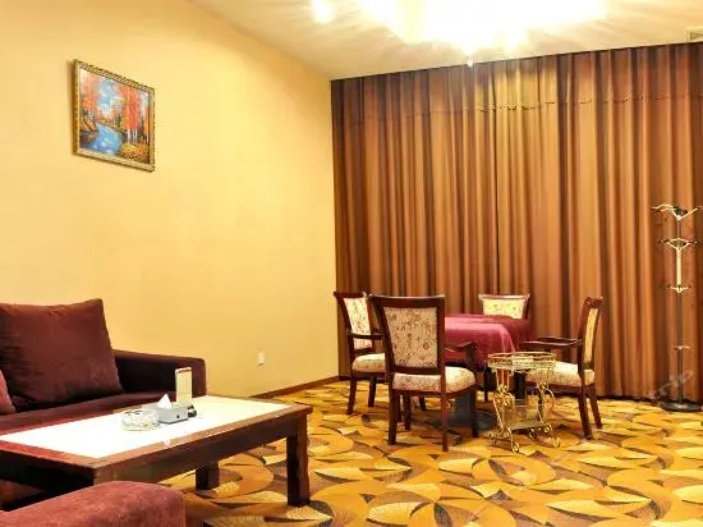 Phoenix Hotel Chain