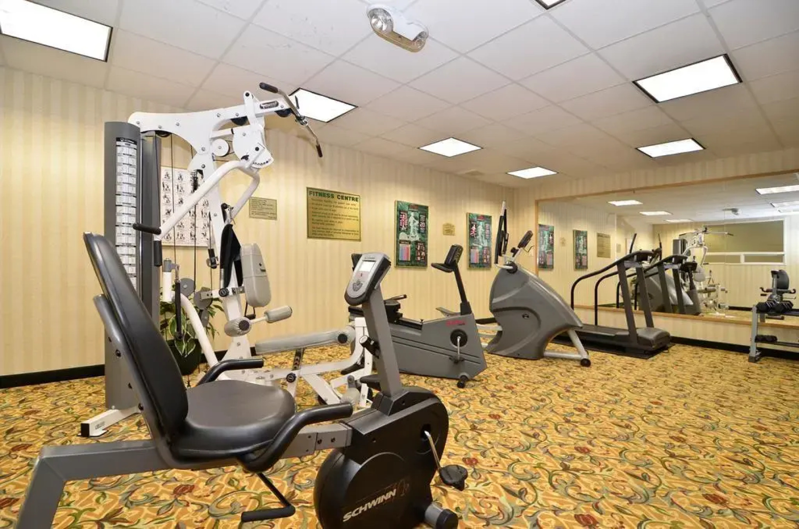 Country Lane Inn and Suites