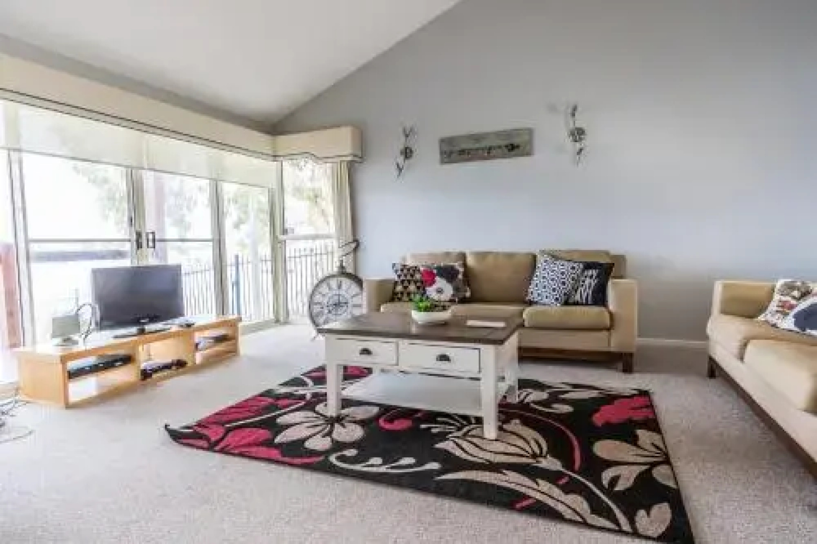 Spectacular Family Home on Canal - Endeavour Dr, Banksia Beach