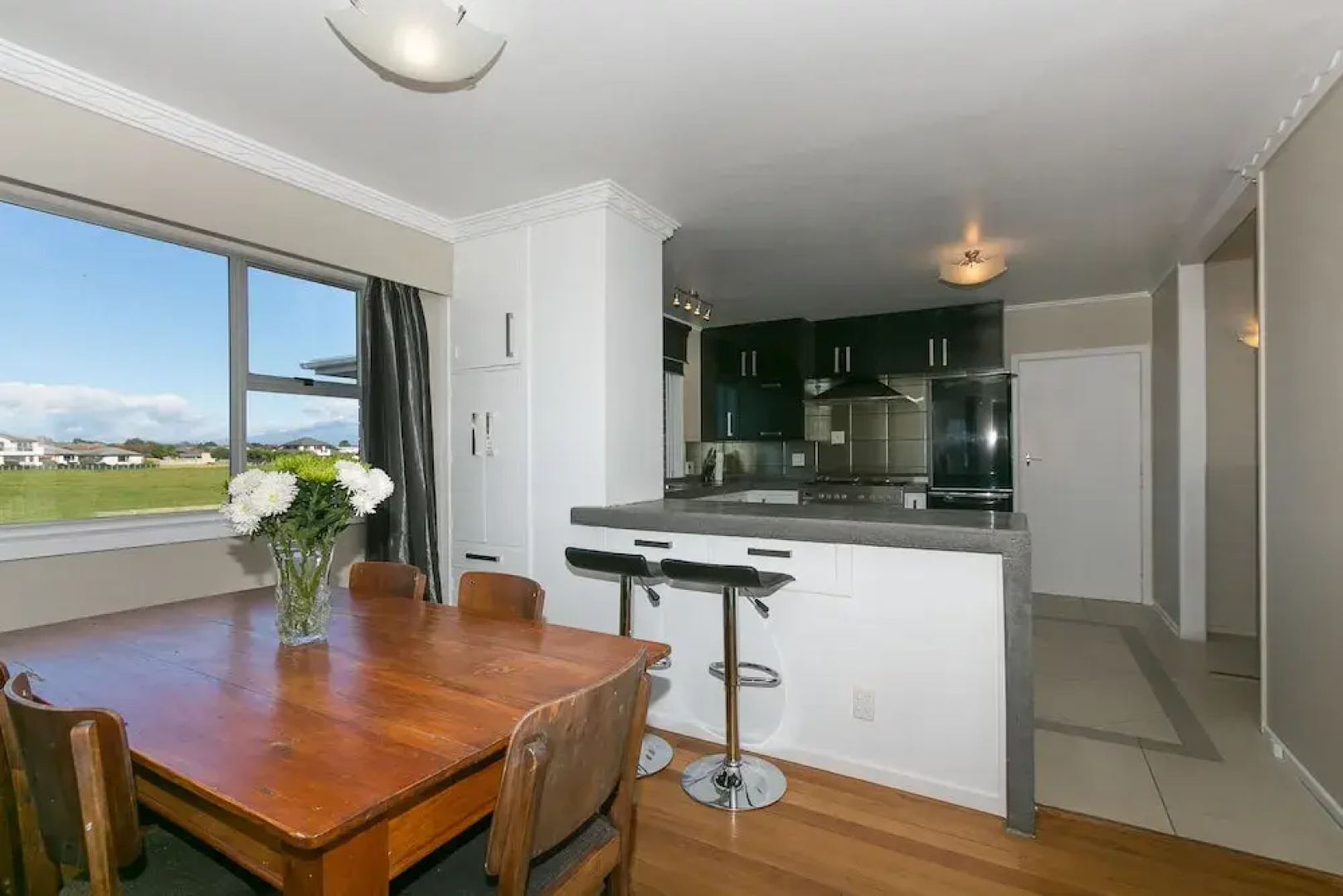 Wanaka Bay Seaviews