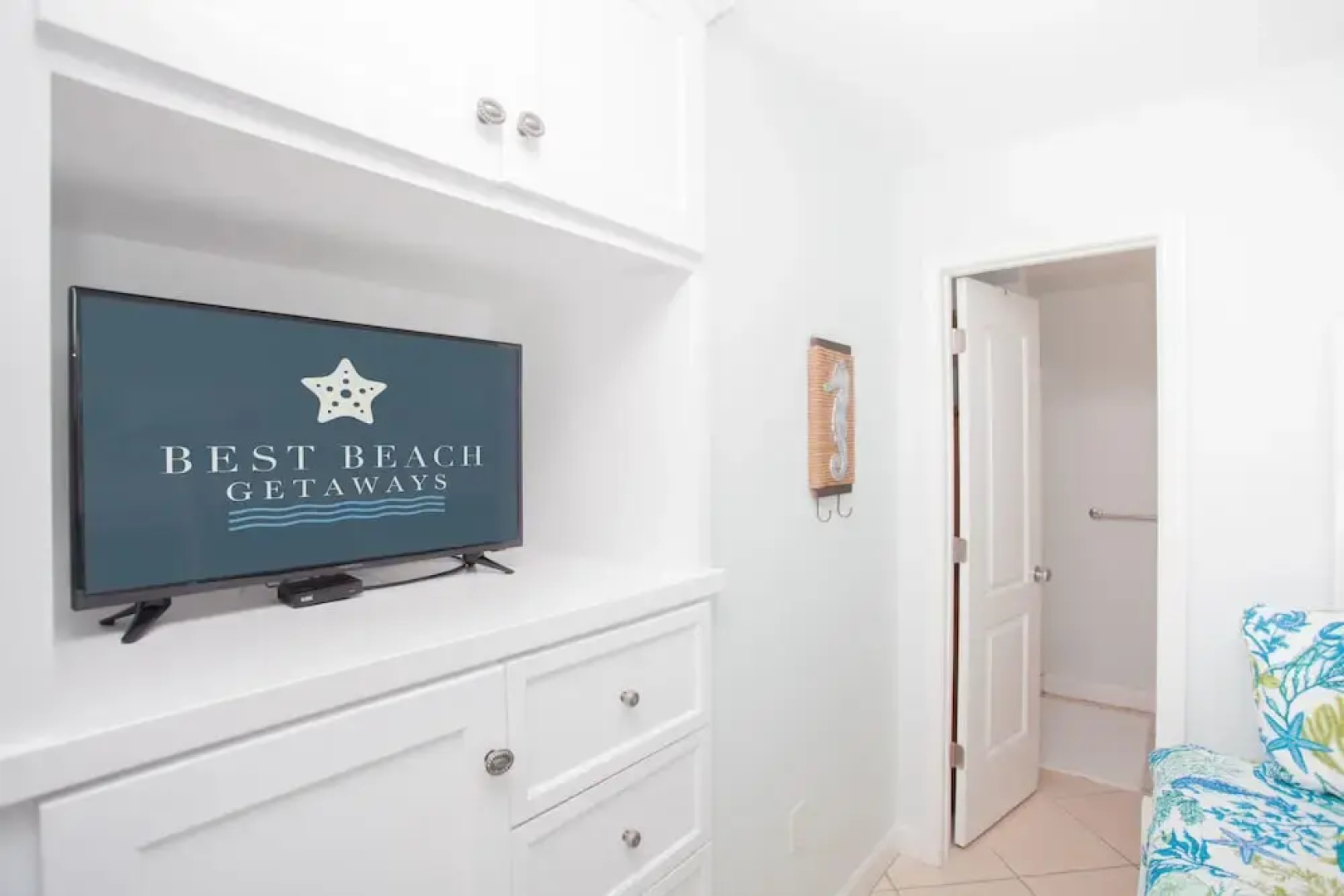 Beach Resort 305 - 1058526 - 1 Br condo by RedAwning