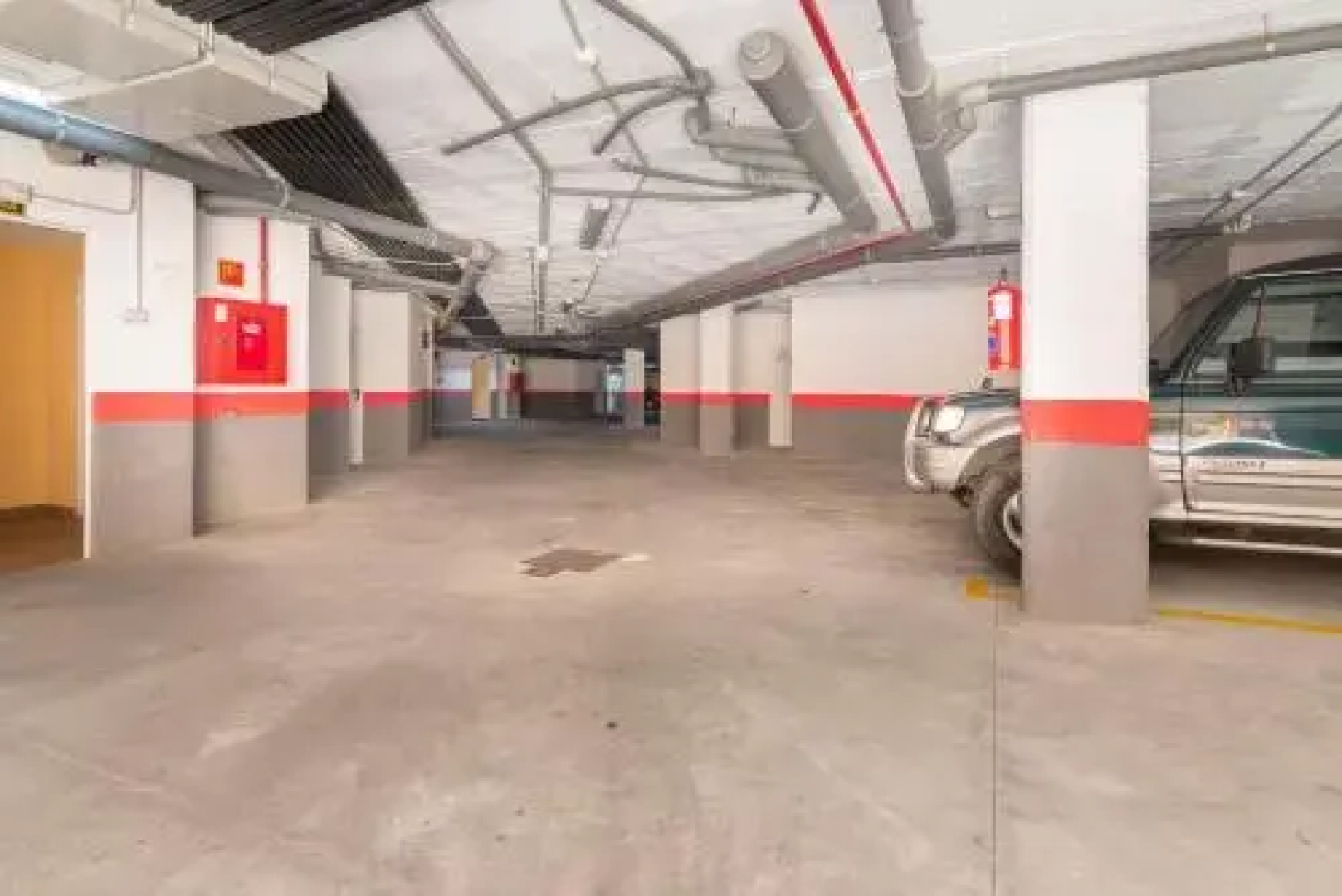 2114-Apt with nice terrace with pool view