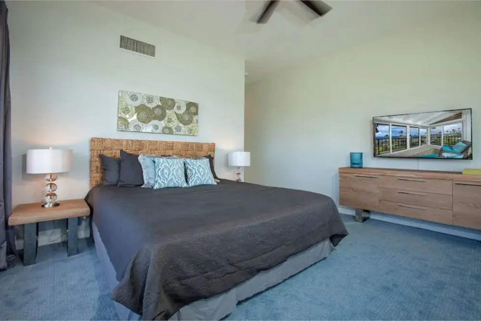 Bay Villa 32B3 Gold Ocean View by RedAwning