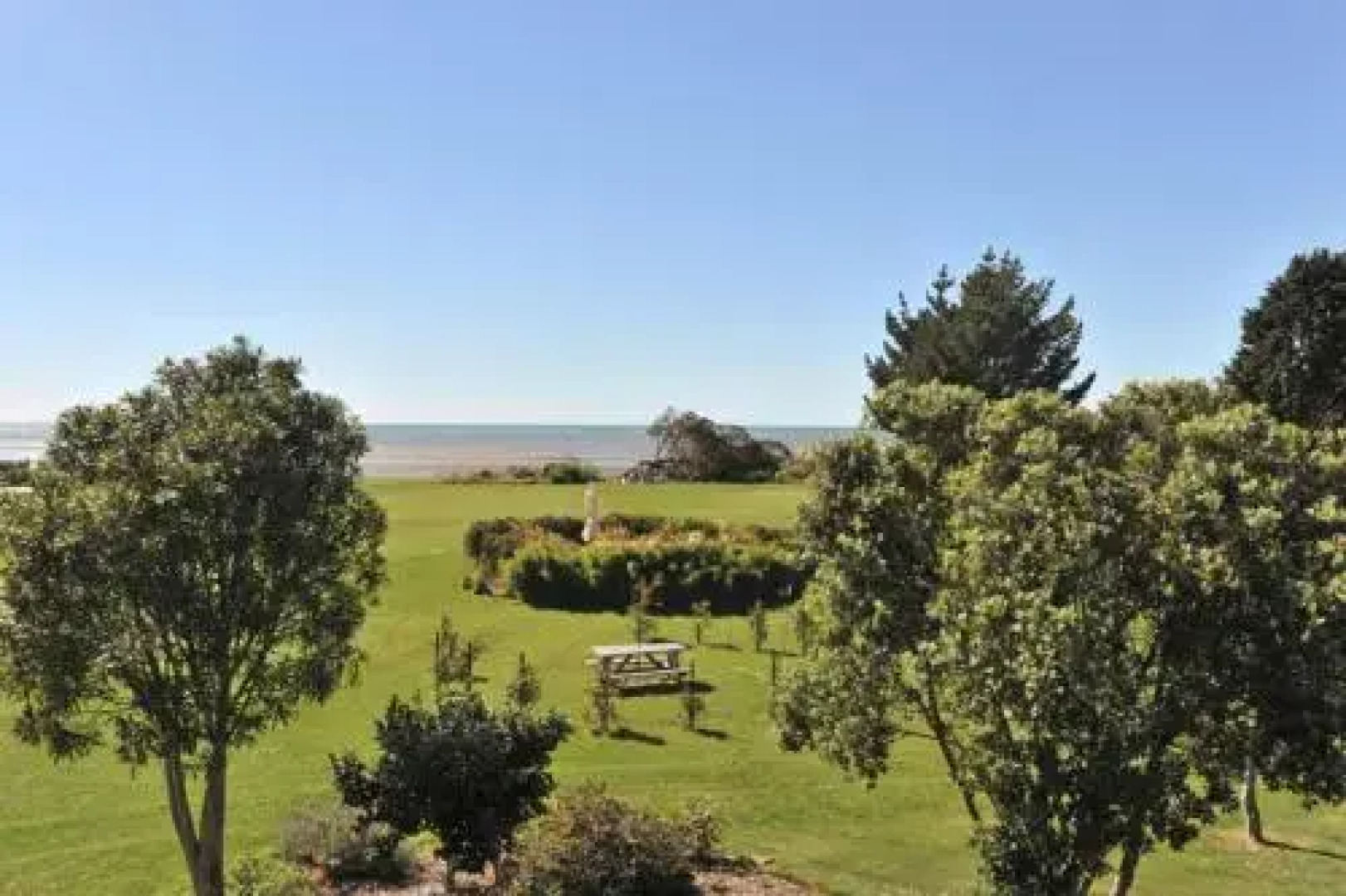 Summerspring Beachfront Accommodation