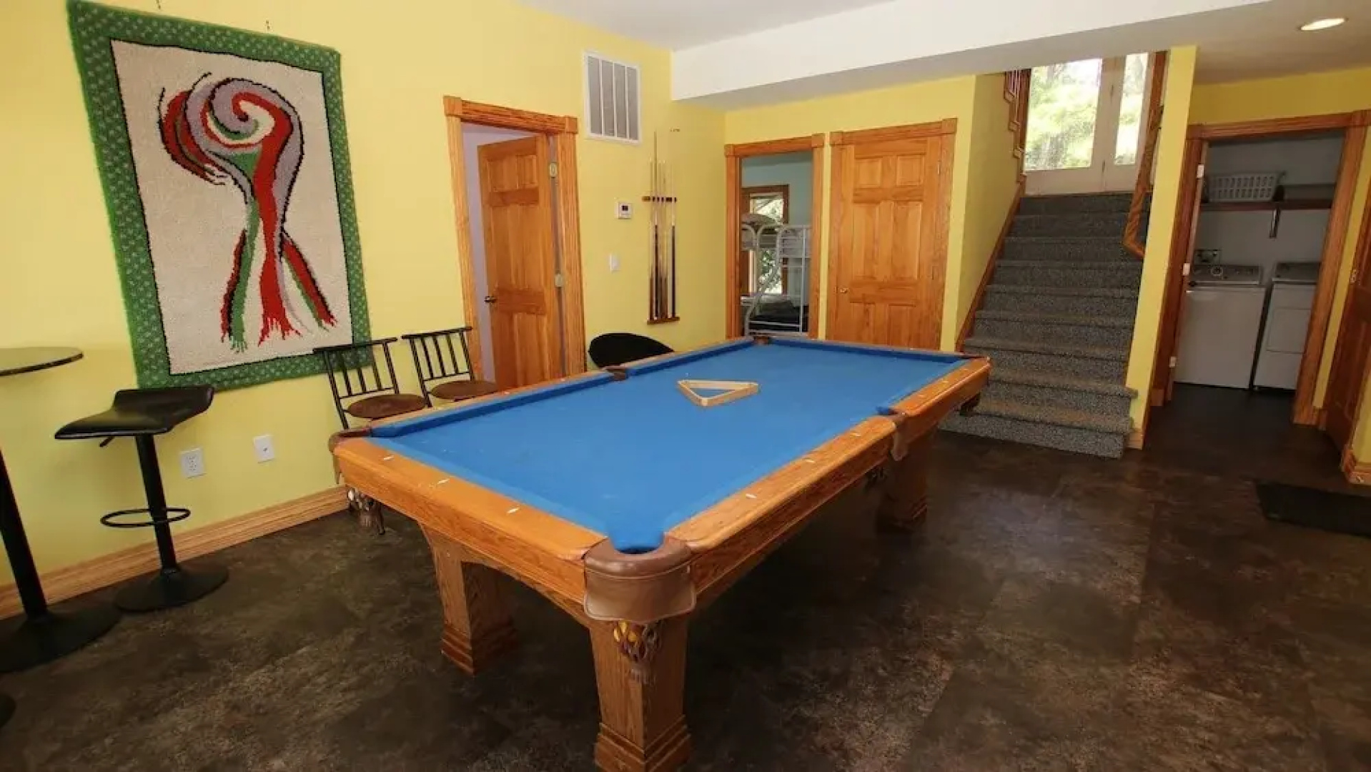 Sound and Color - 8 Br Home