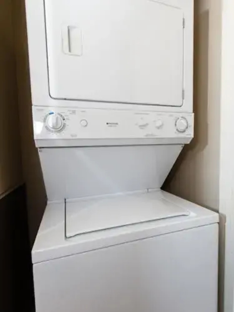 Pelican Isle 510 by RedAwning