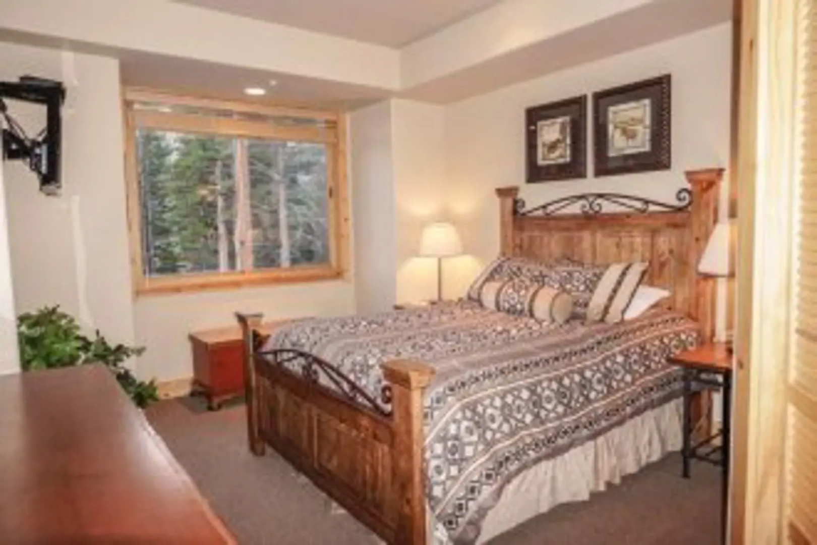 The Sentinels 7 Townhome 2 Br townhouse by RedAwning