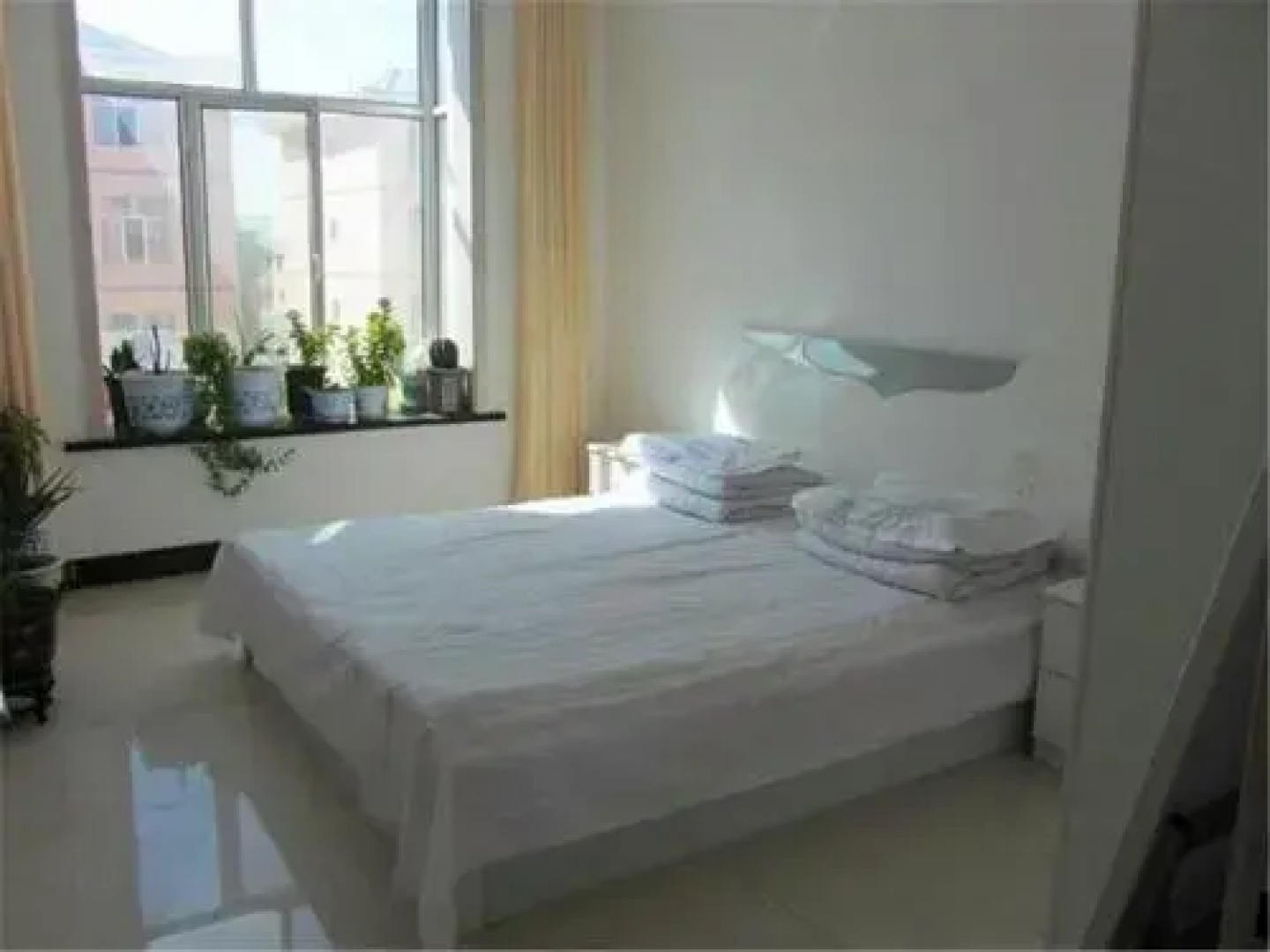 Autumn Populars Family Guesthouse
