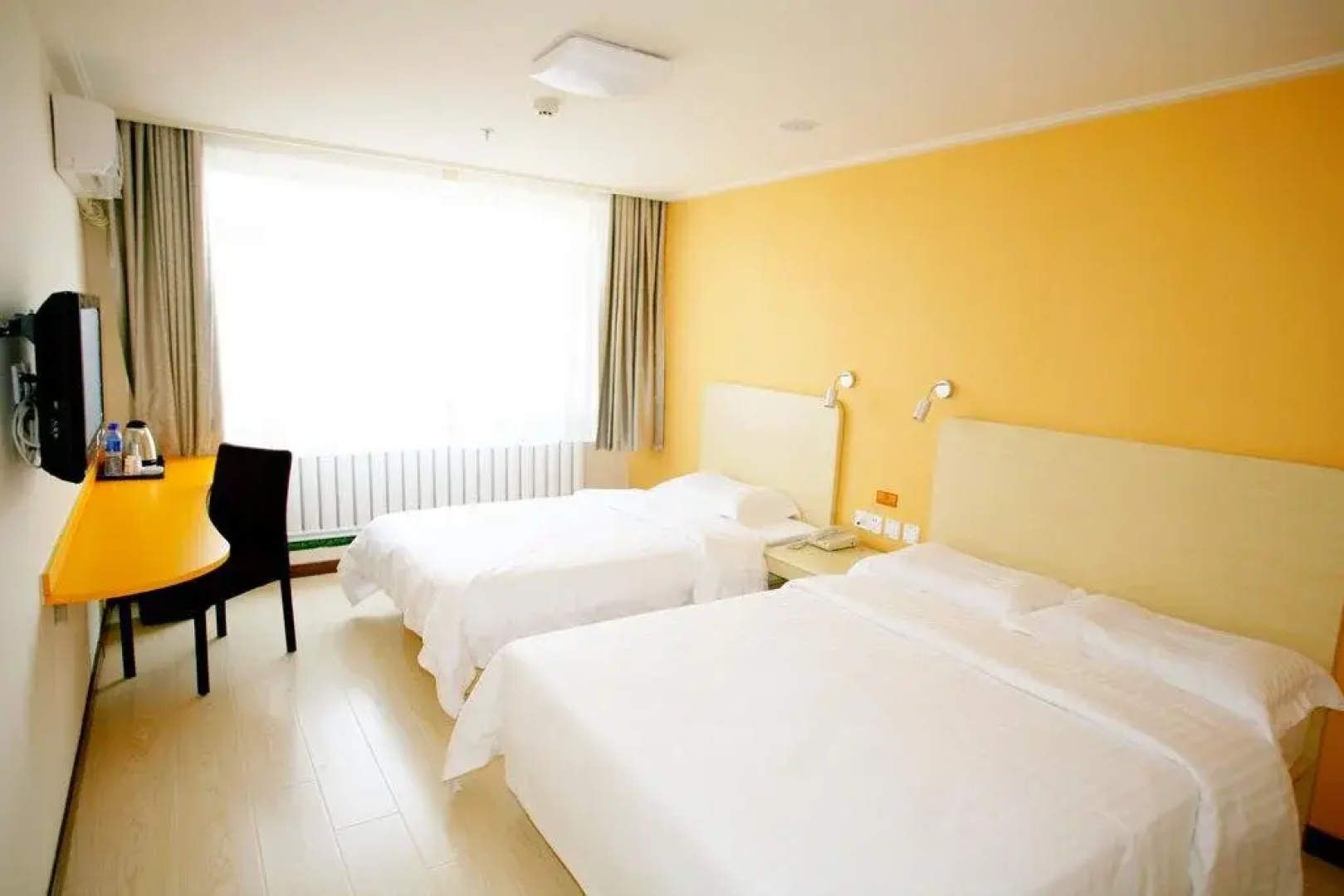 Huyue Hotel Chaoyang Train Station Store