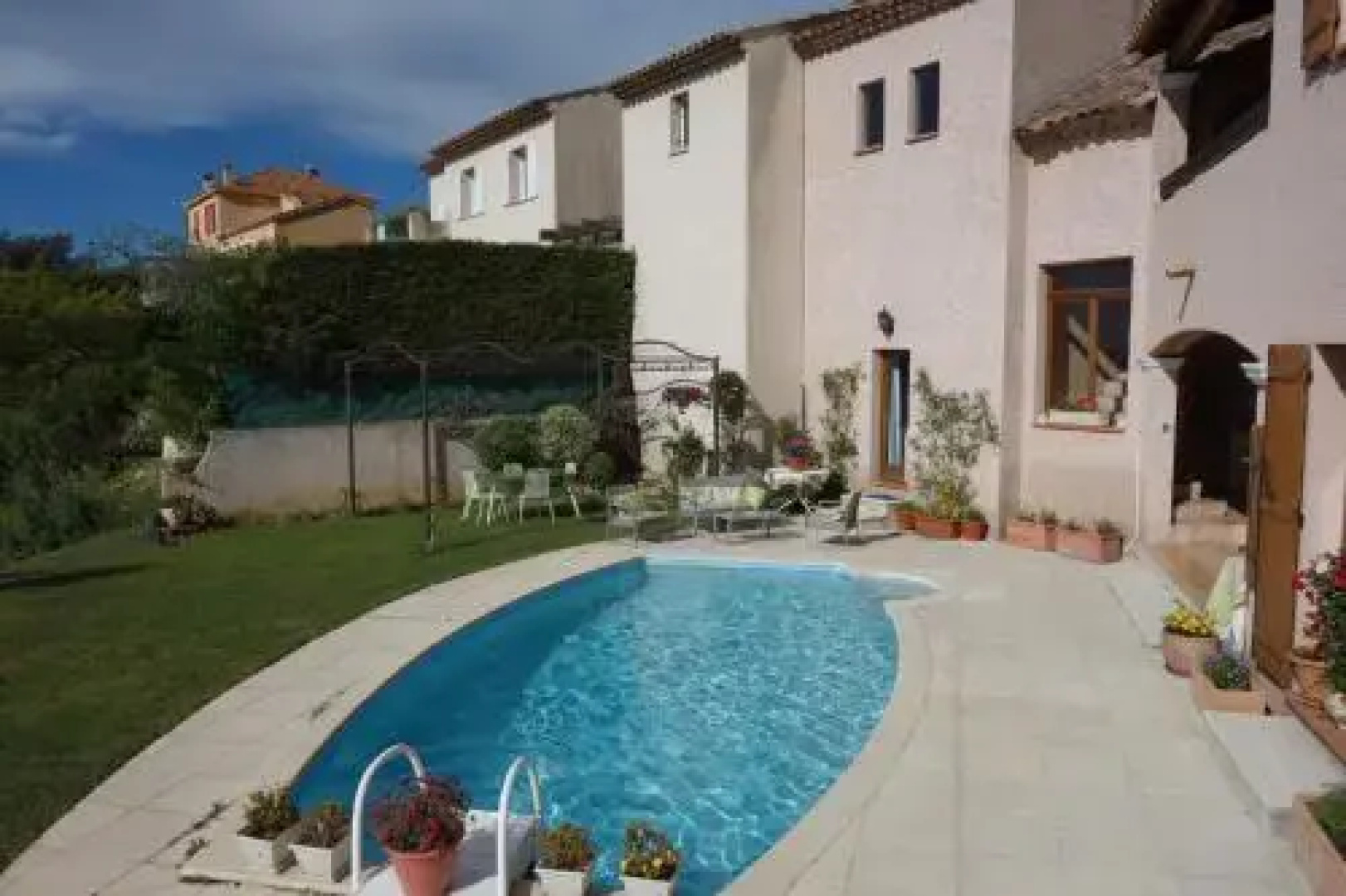 Studio-mezzanine dans villa