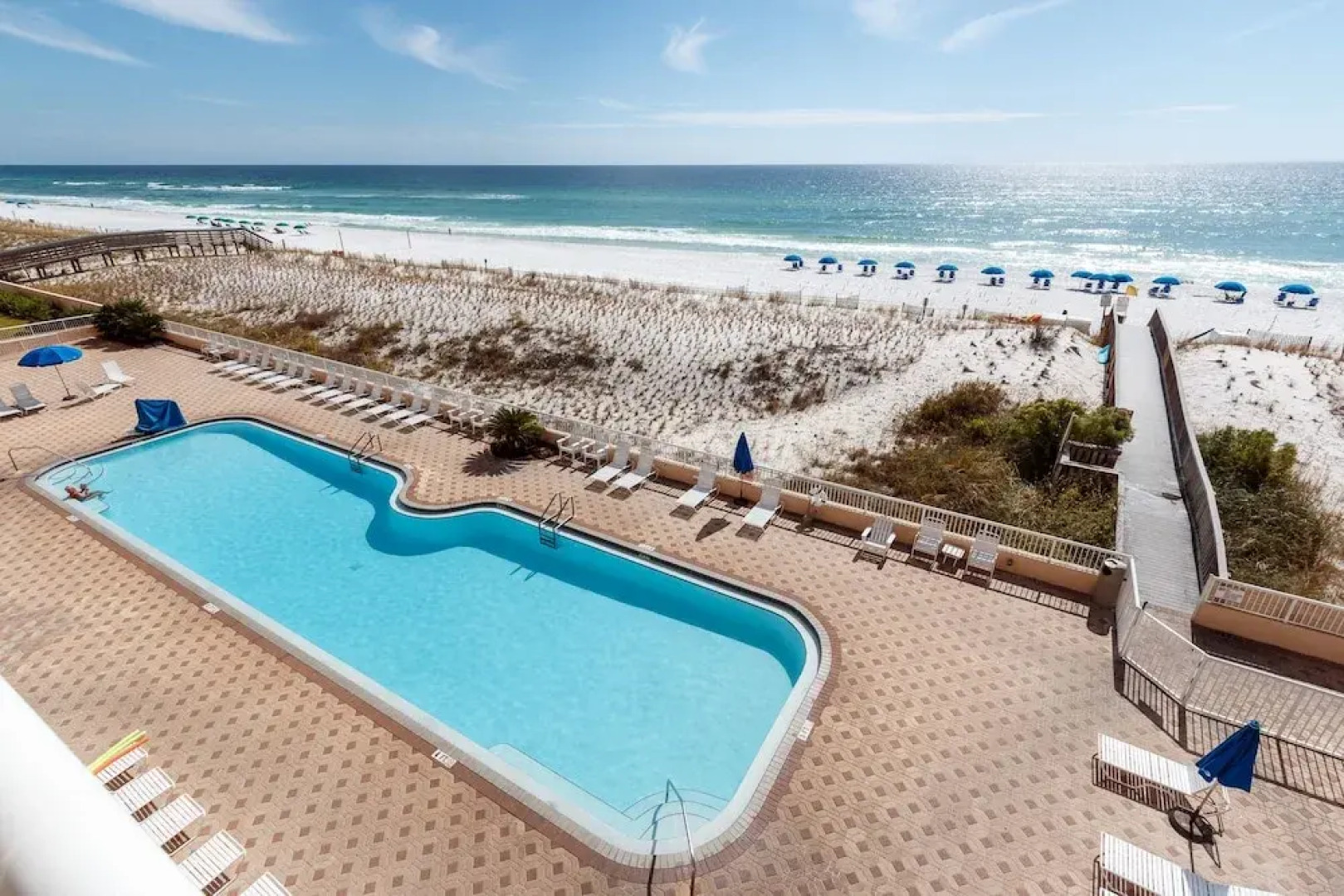 Islander 4008 by RedAwning