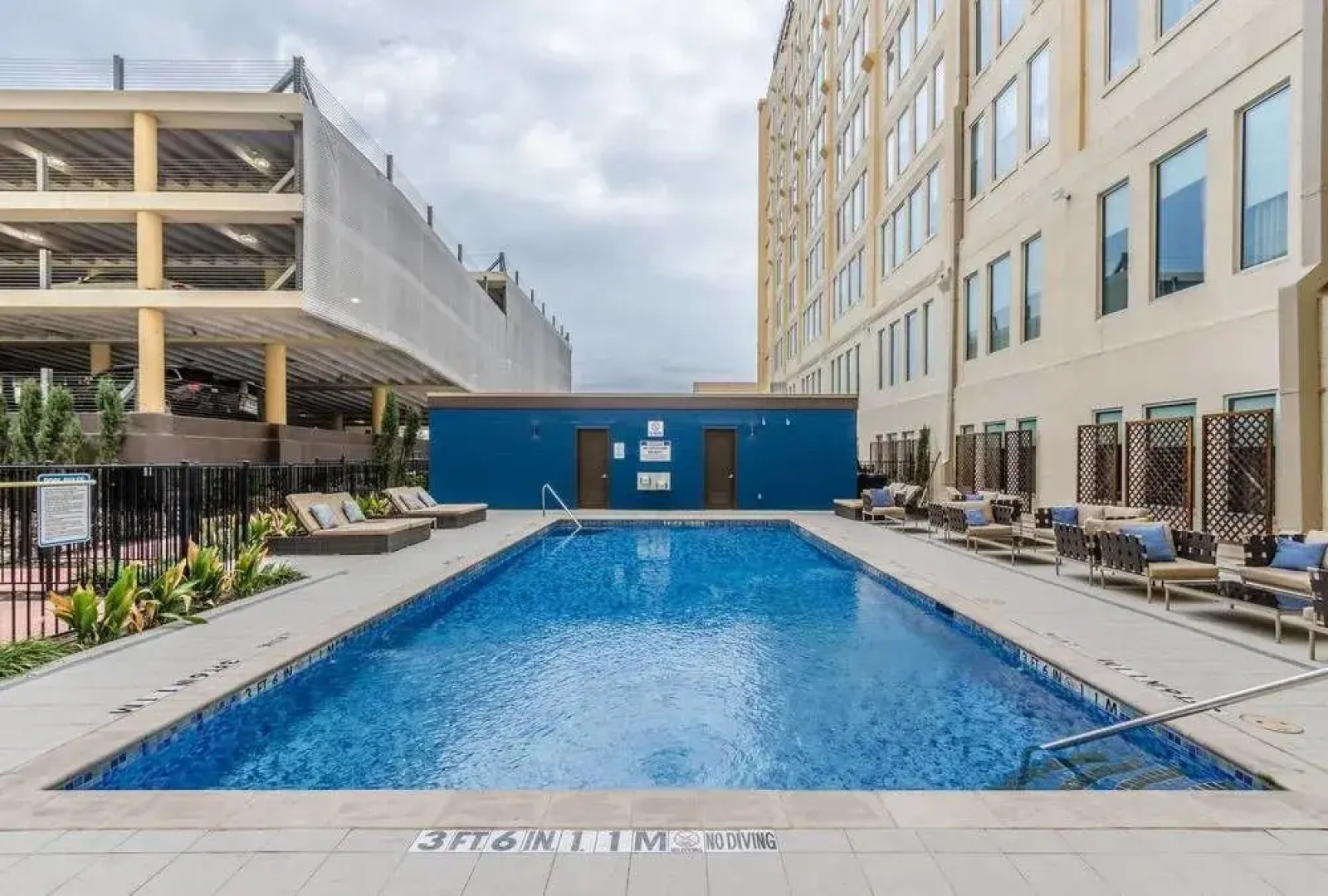 Homey 1BR Unit with Downtown Dallas Views