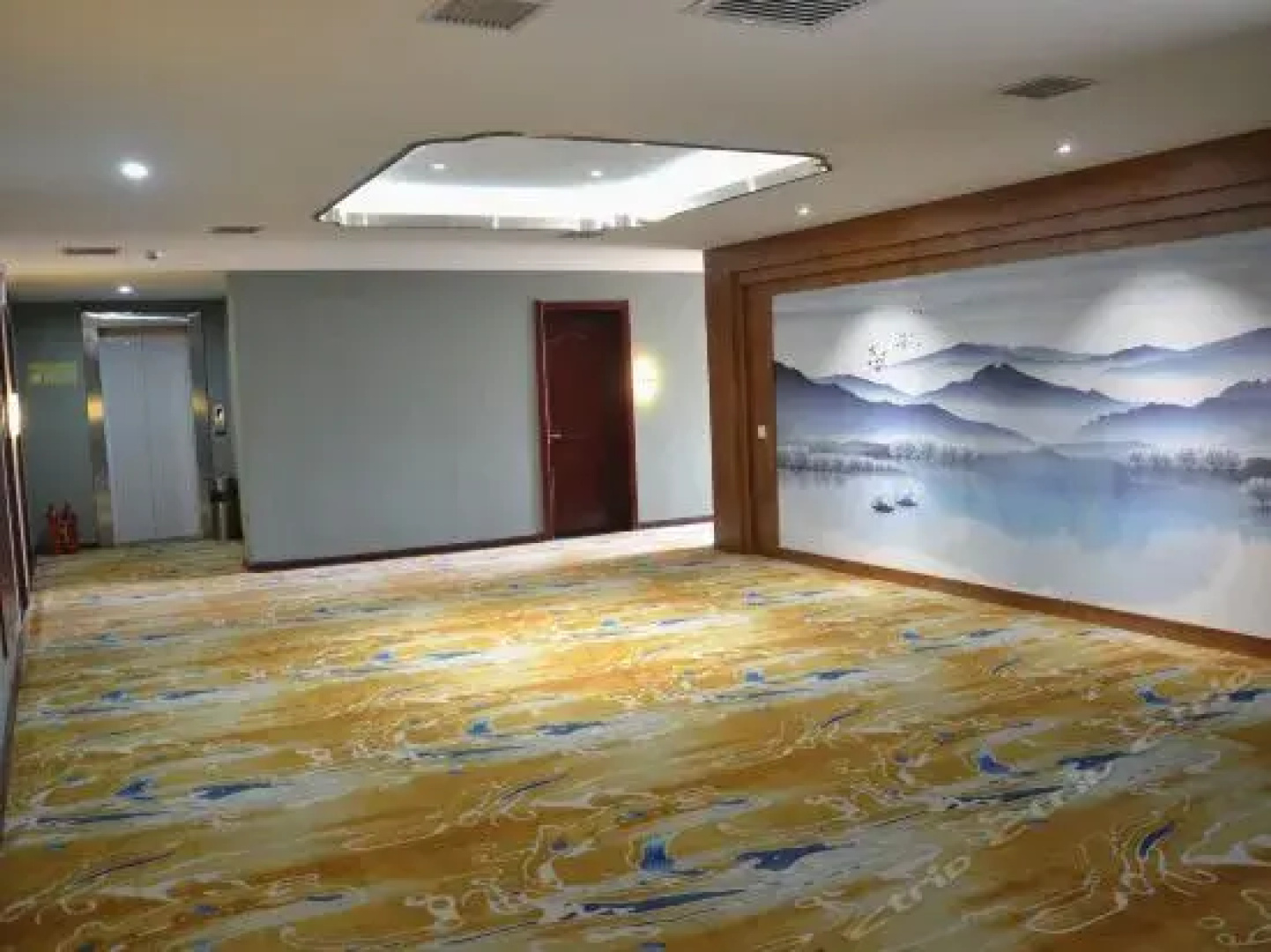 Xinhuazhou Hotel