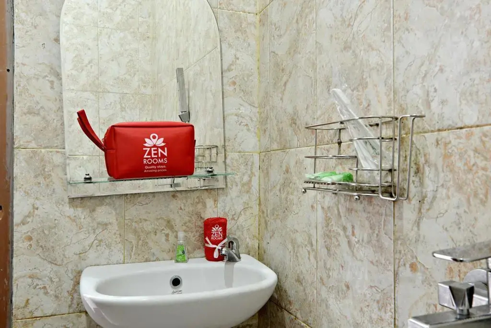 ZEN Rooms Cibogo Megamendung Puncak