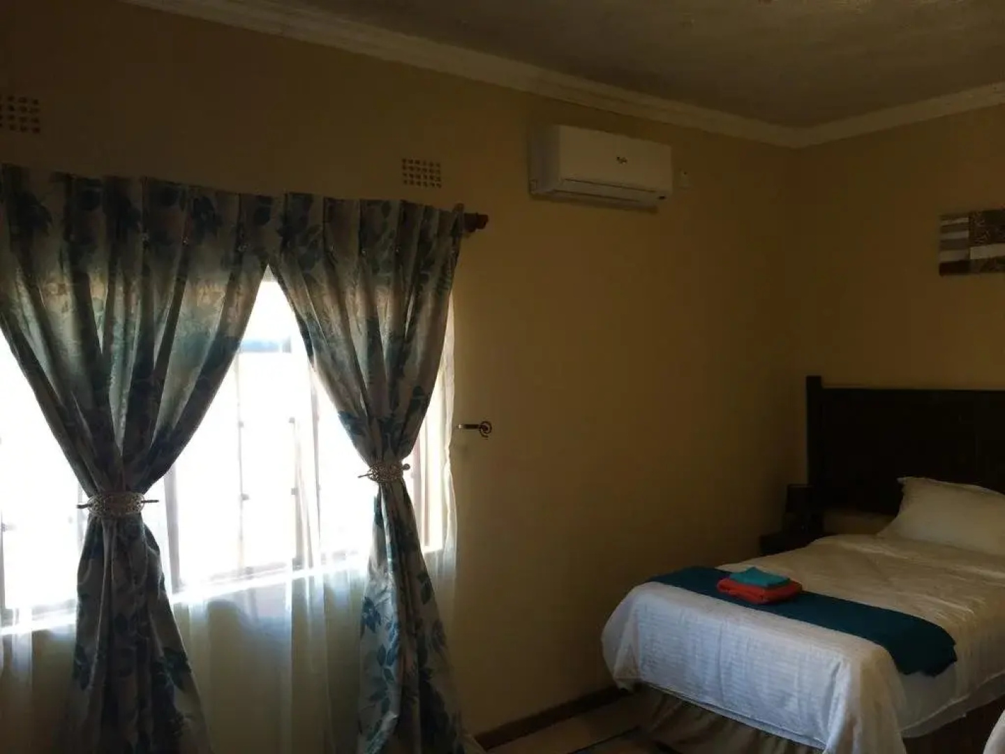 Skyhawk Guesthouse