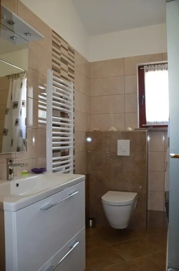 Holiday home Fragola with Outdoor Swimmingpool  in Tinjan