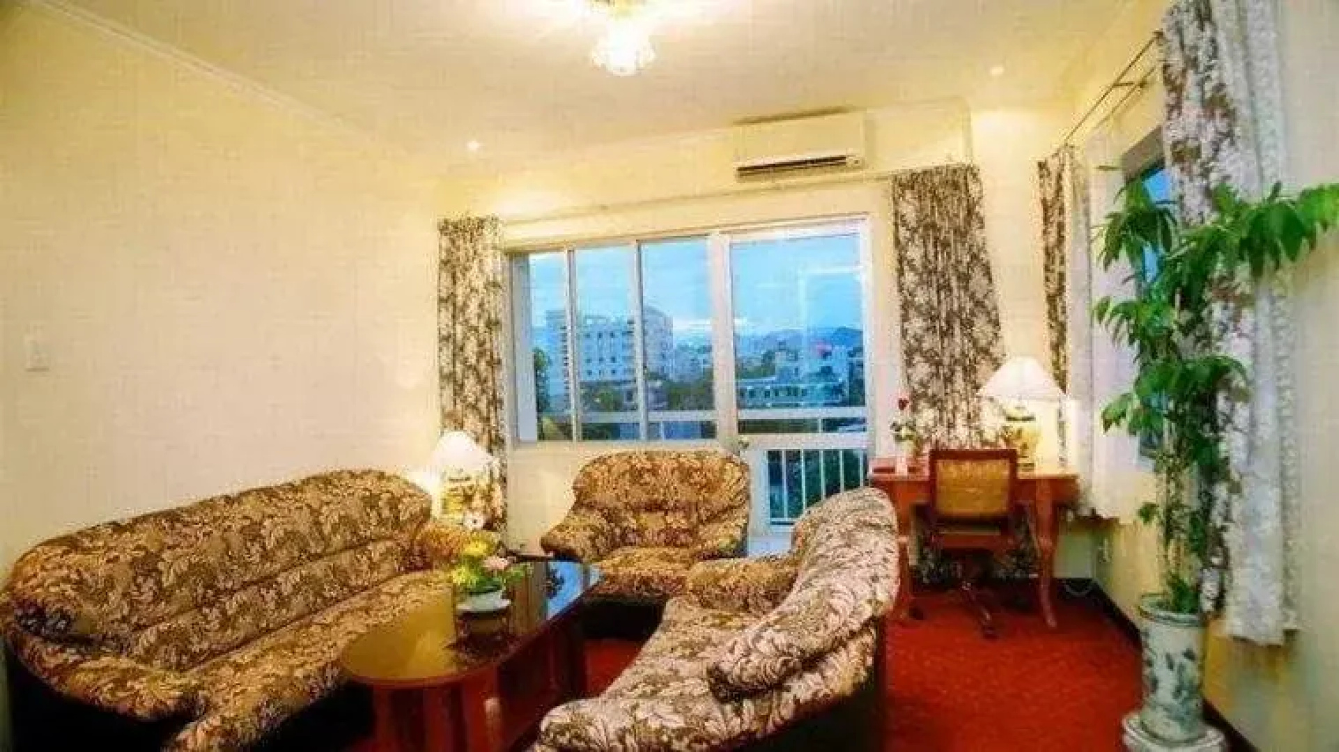 Que Huong Hotel