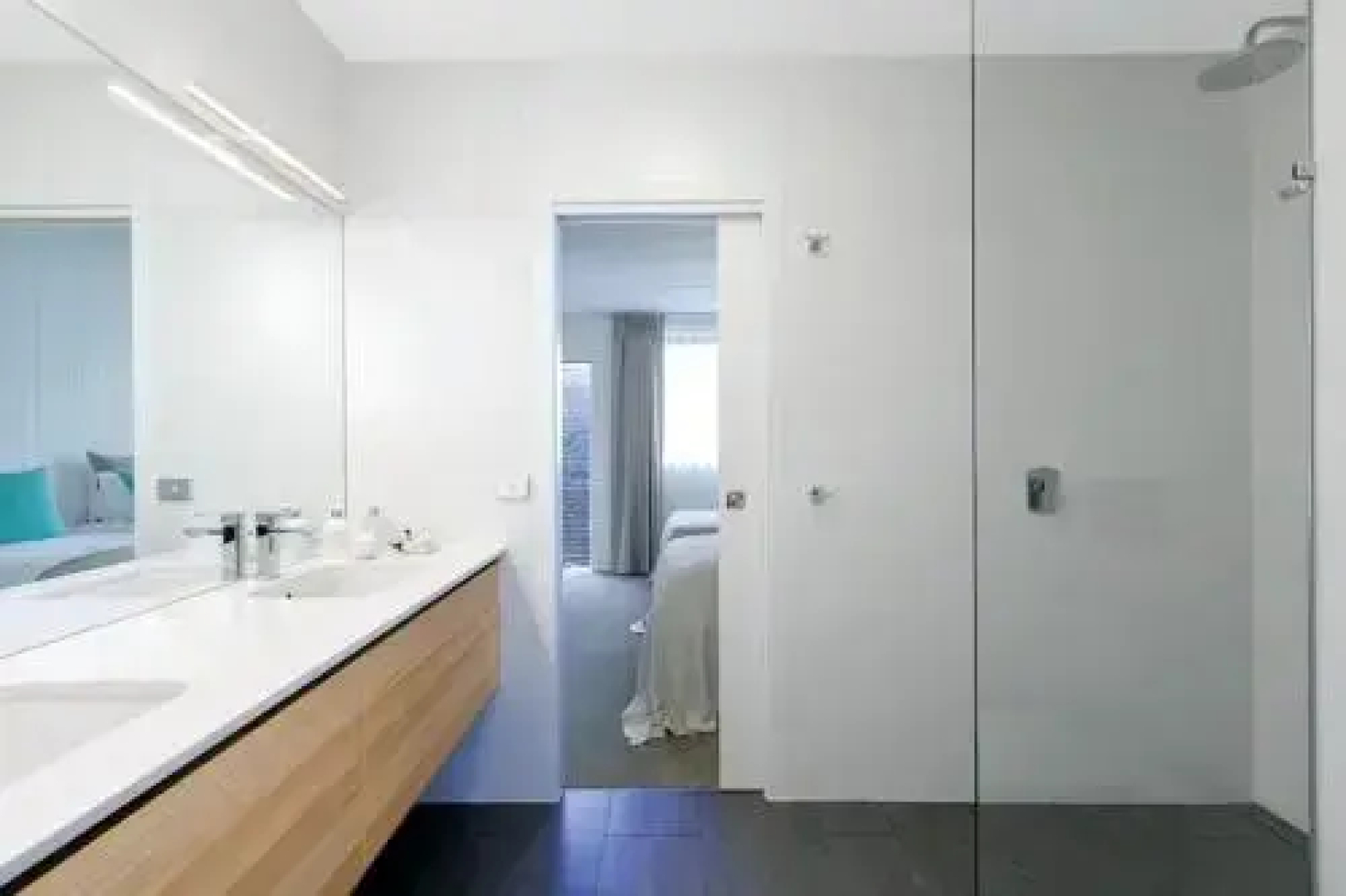 Lakes Edge Apartments