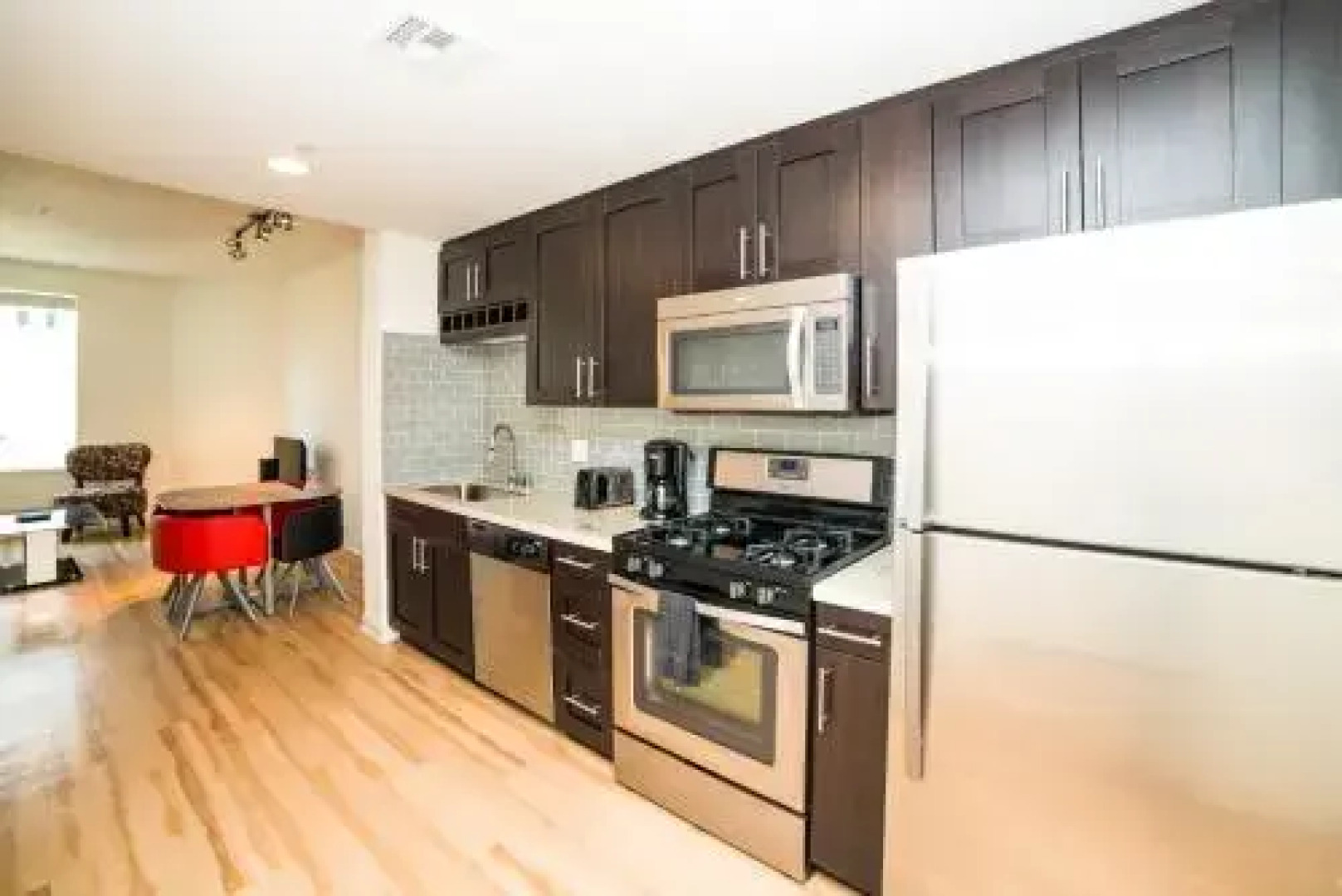 Wilshire Experience Apartment