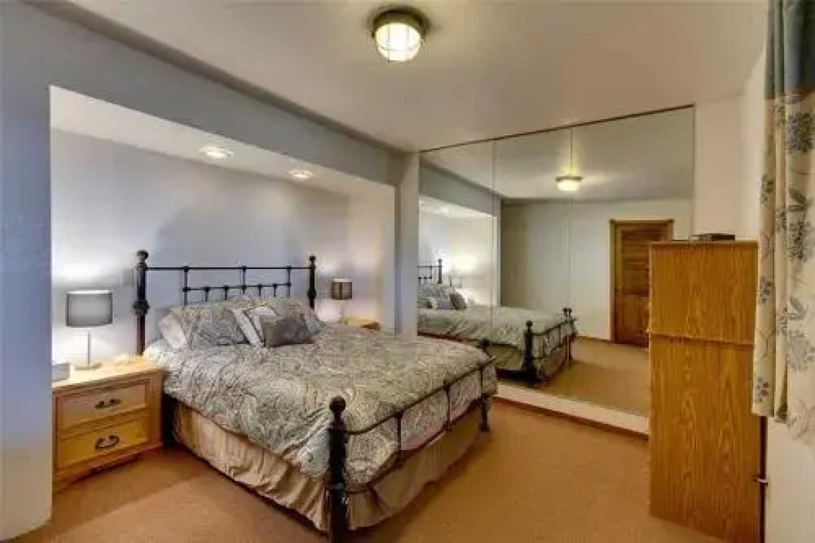 Lookout Lodge by RedAwning