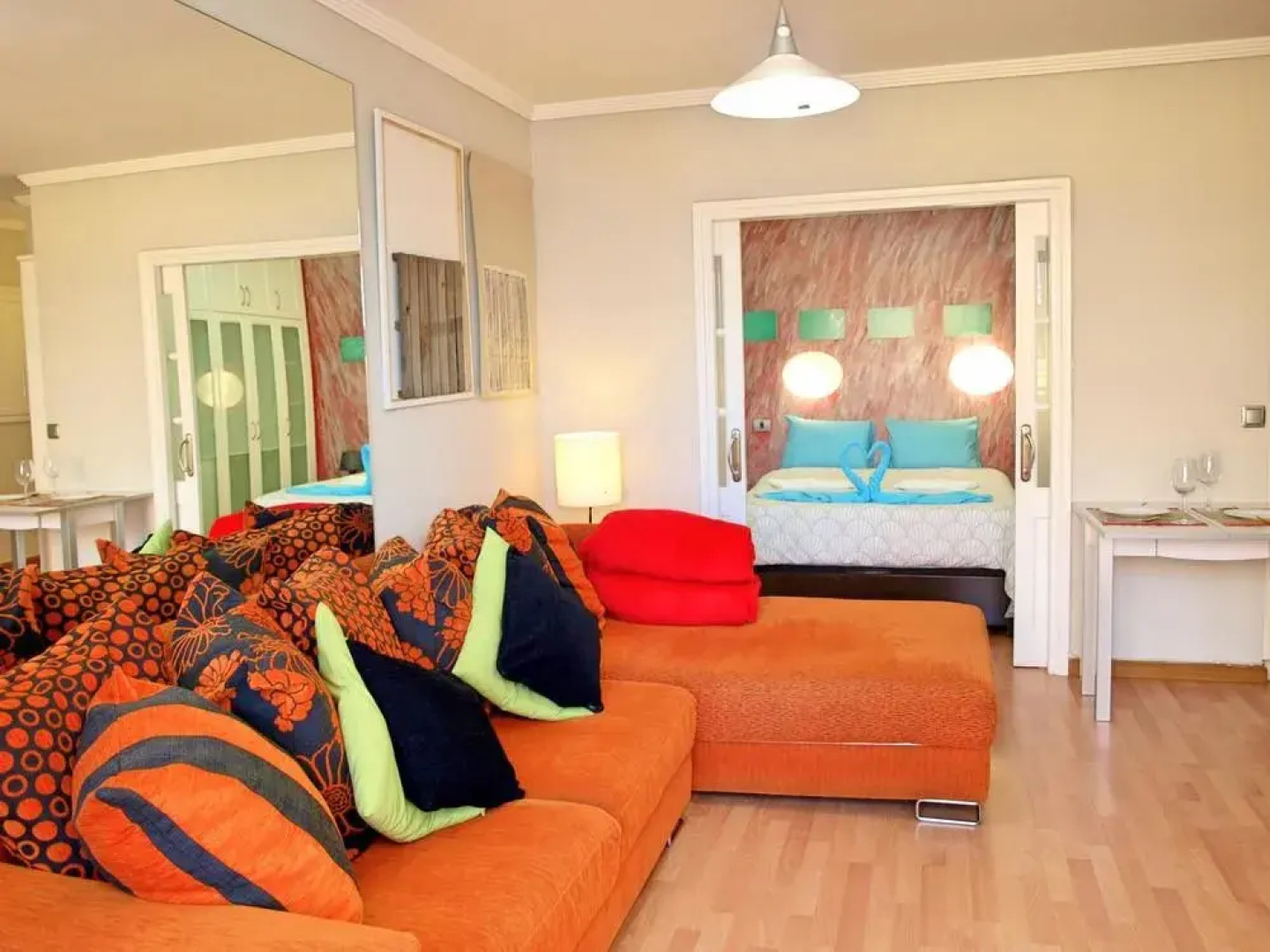 Flatguest Pool and beach