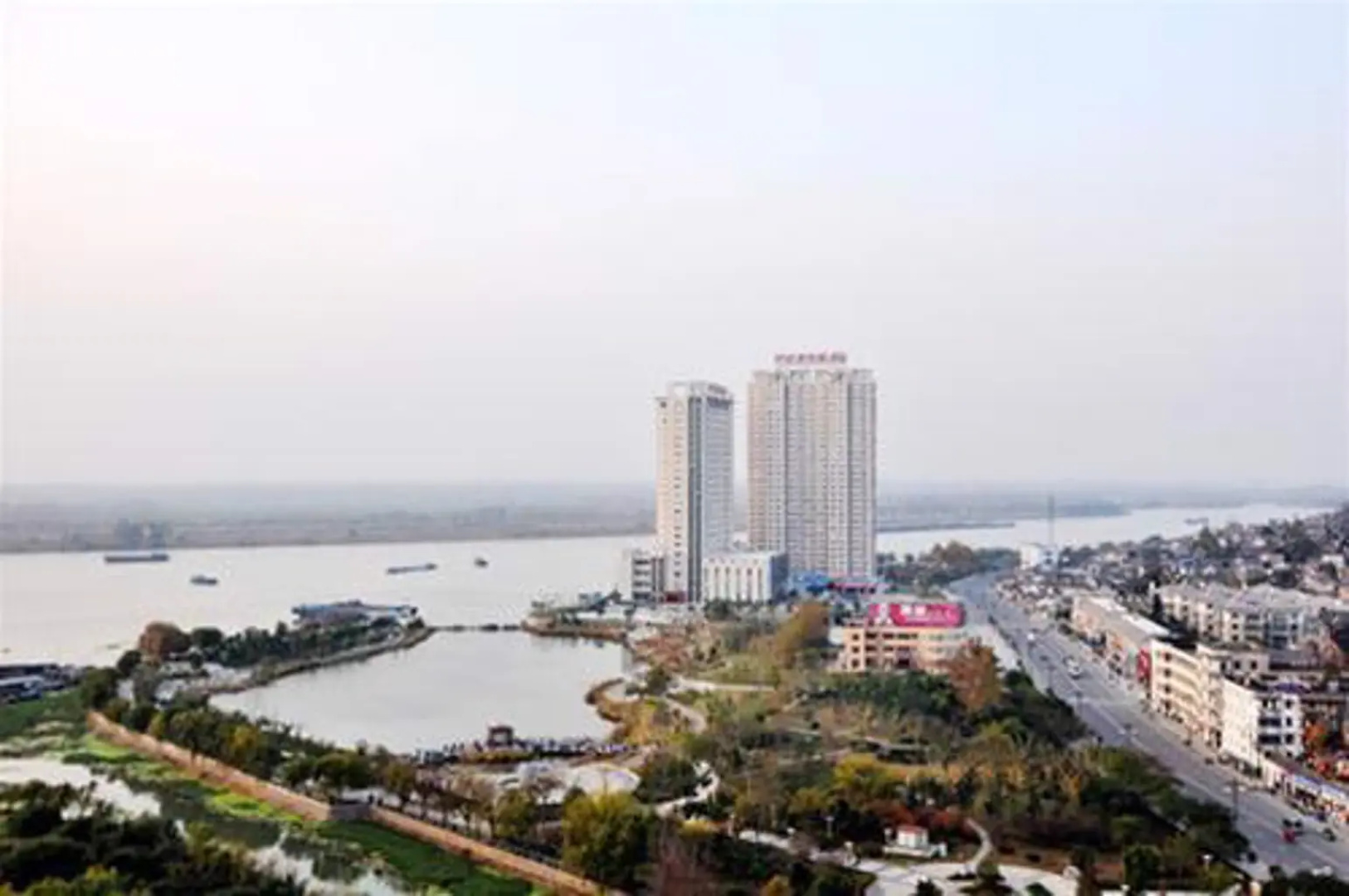 Xuyisizhou Junyue Hotel