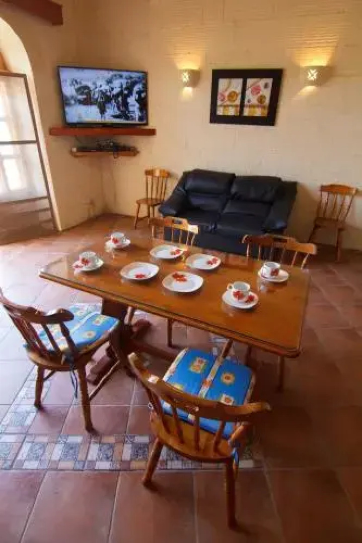 Ta' Bejza Holiday Home With Private Pool