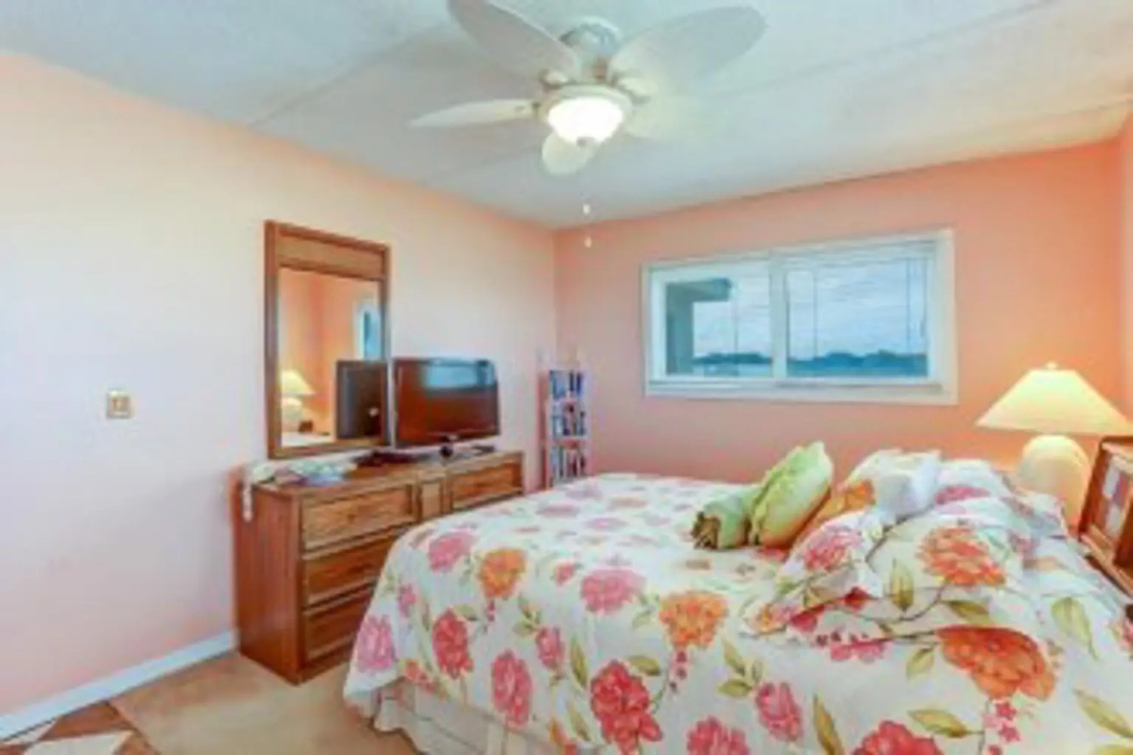 Affordable Condo with Amazing Ocean View by RedAwning