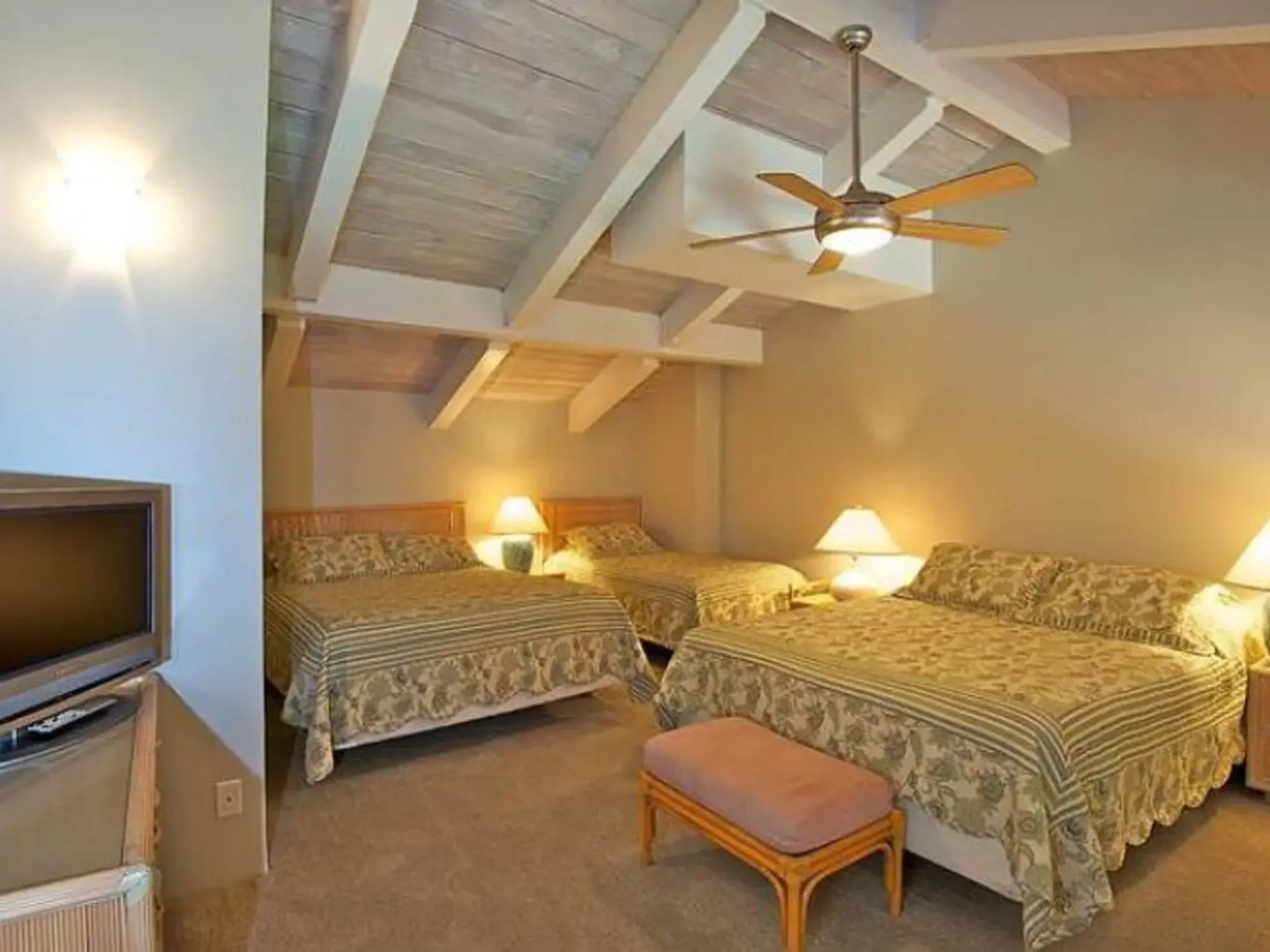 Papakea C403 by RedAwning