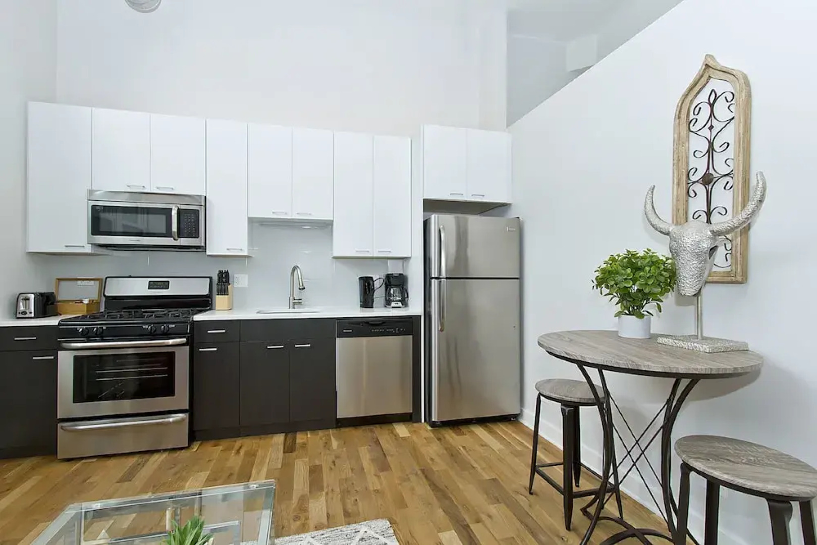 Sophisticated 1BR in Wicker Park by Sonder