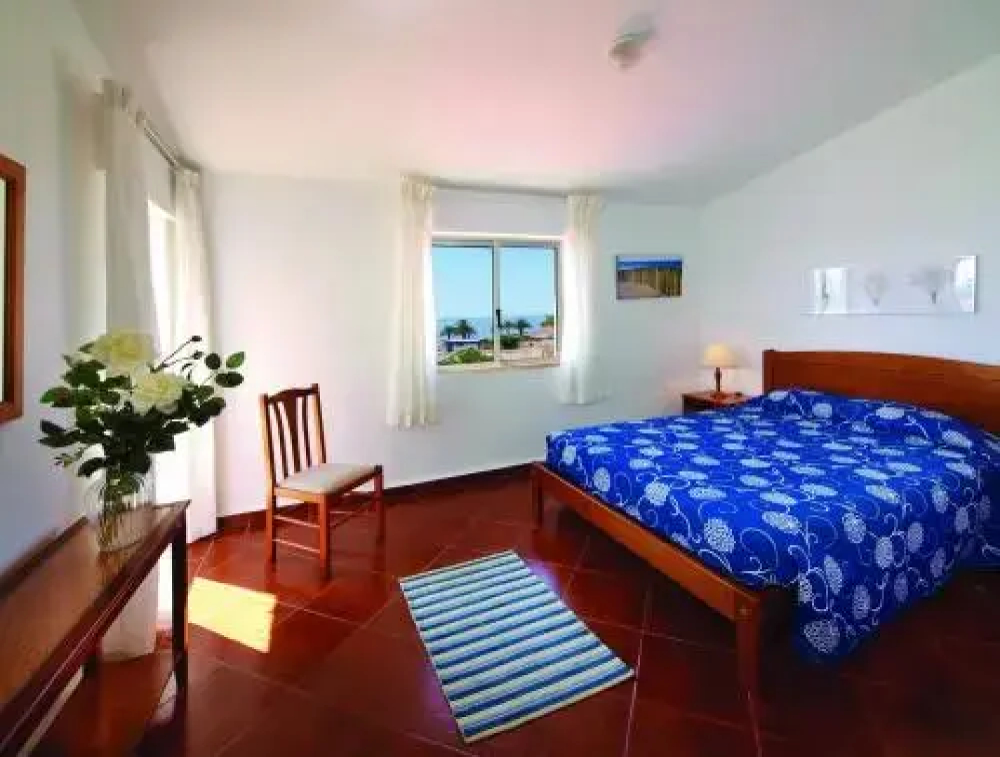 Seaview Apartments
