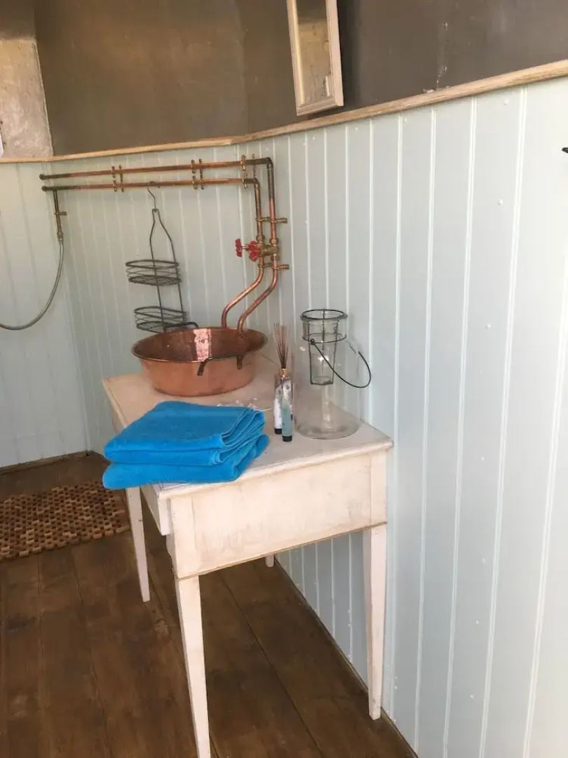 Quex Livery Glamping