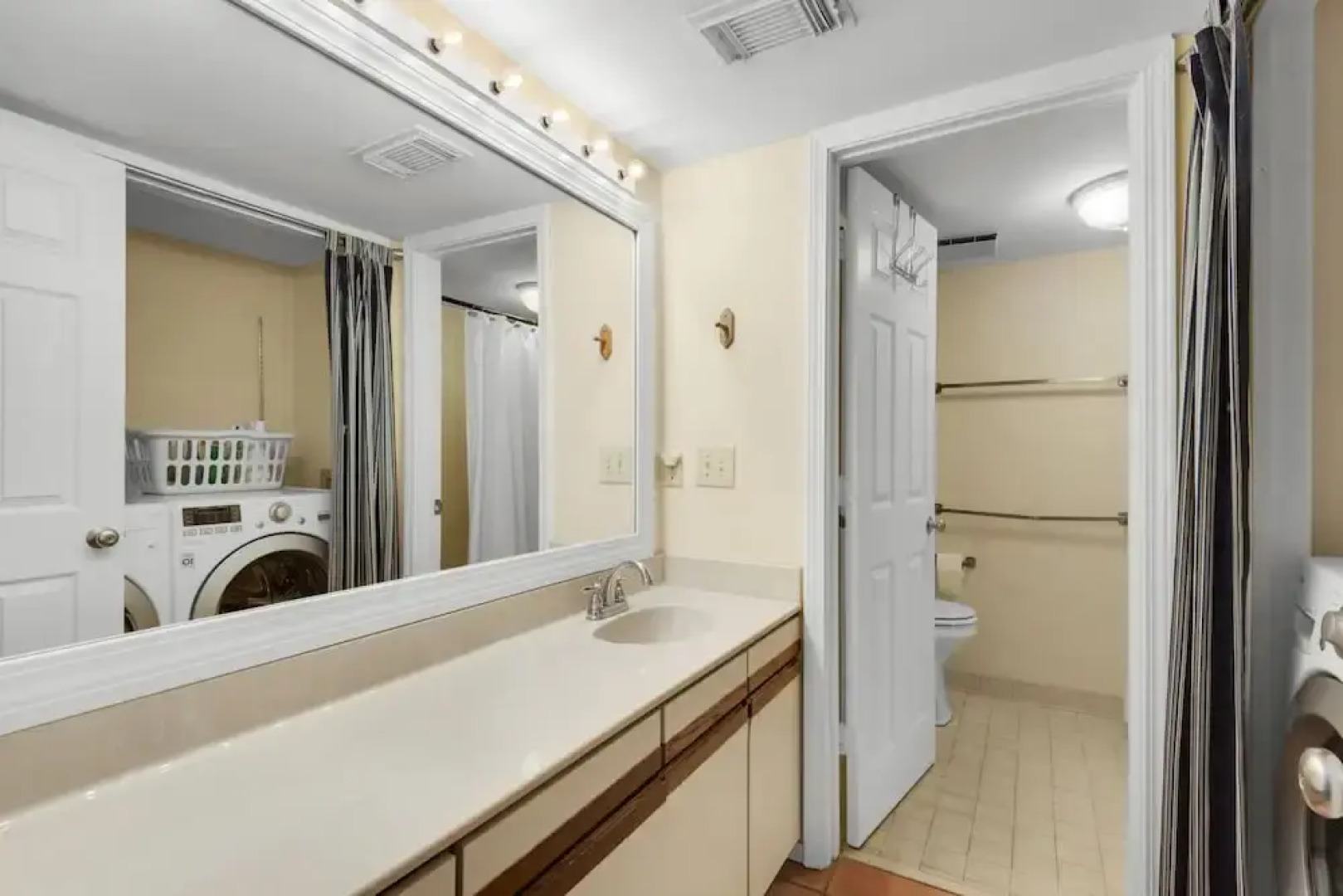 Santa Rosa Delight - 3 Br Townhouse
