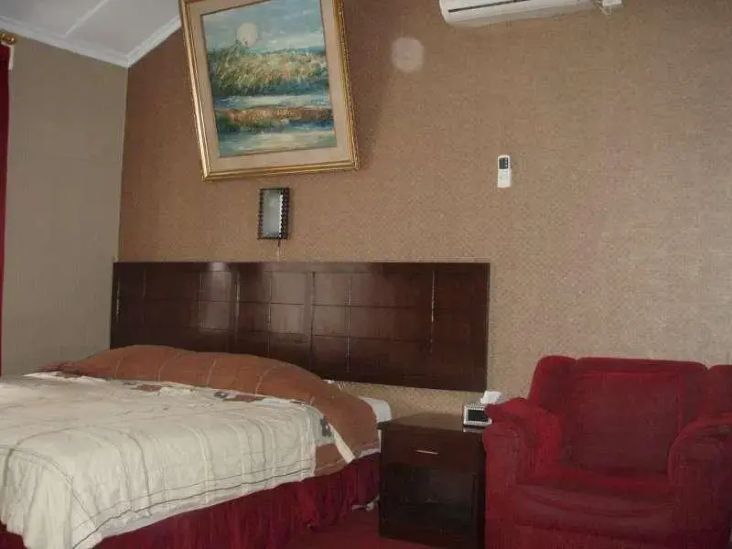 Naratas Hotel