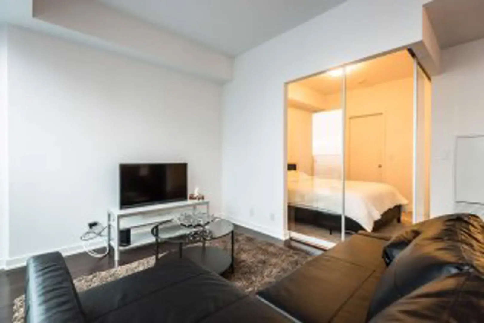 JP Stays - Cozy Lakeview Condo Downtown Core offered by Short Term Sta