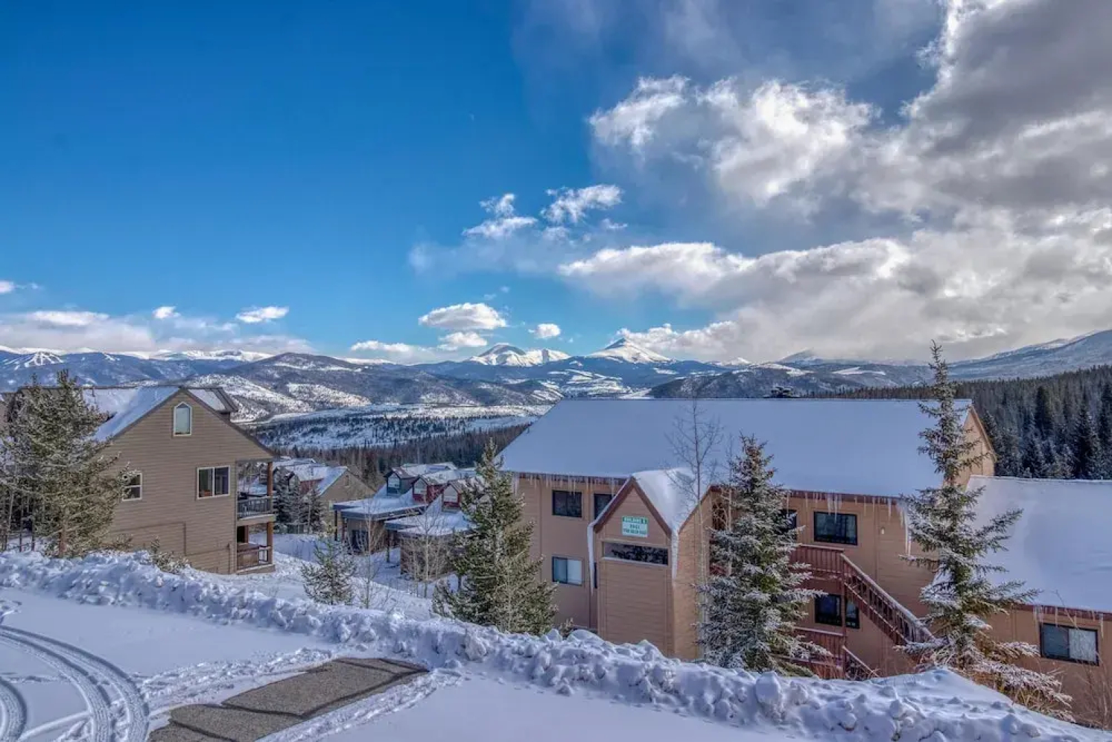 104 A Buffalo Ridge 2 Br condo by RedAwning