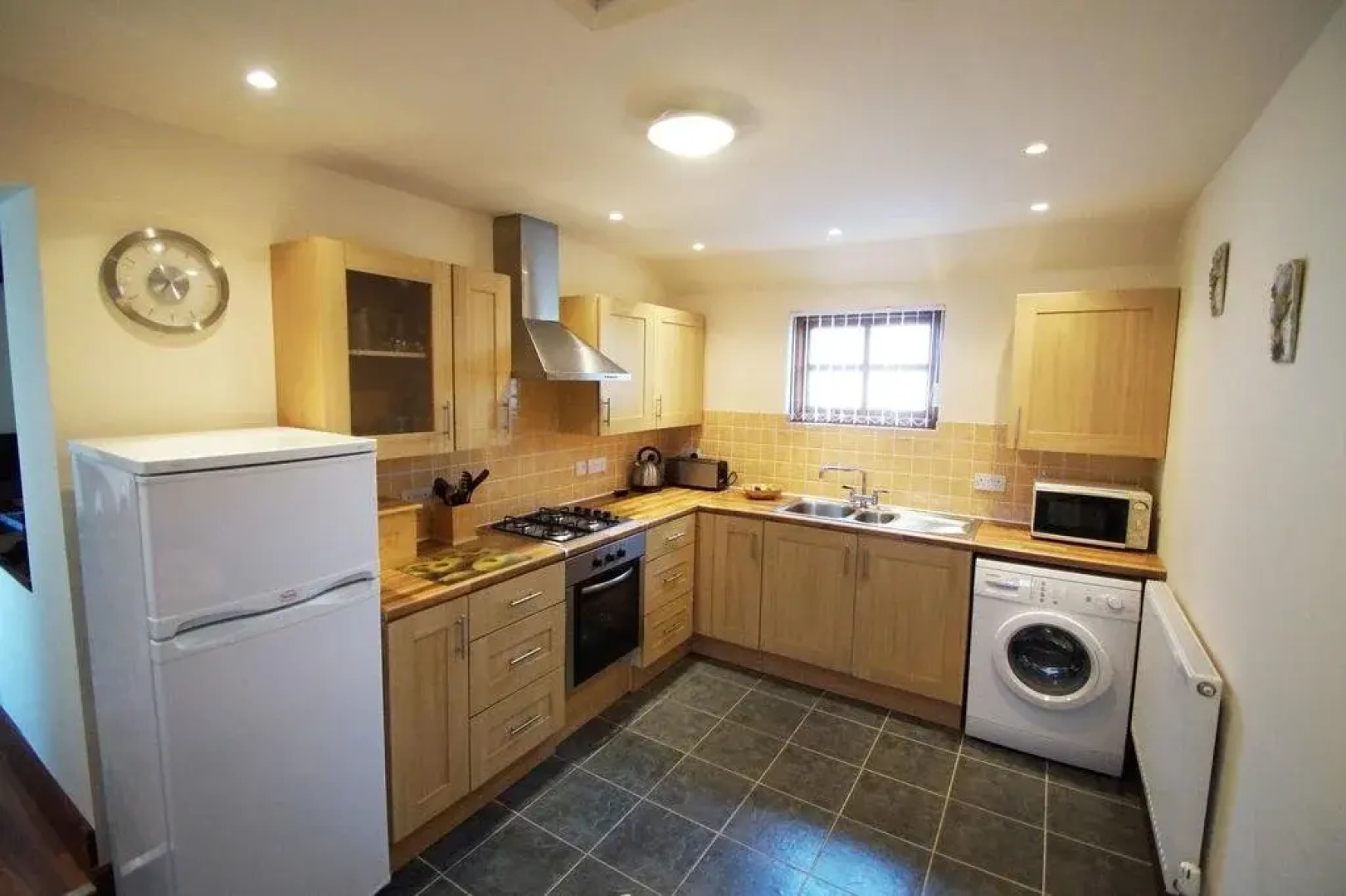 Bwthyn Ysgubor ( The Barn)