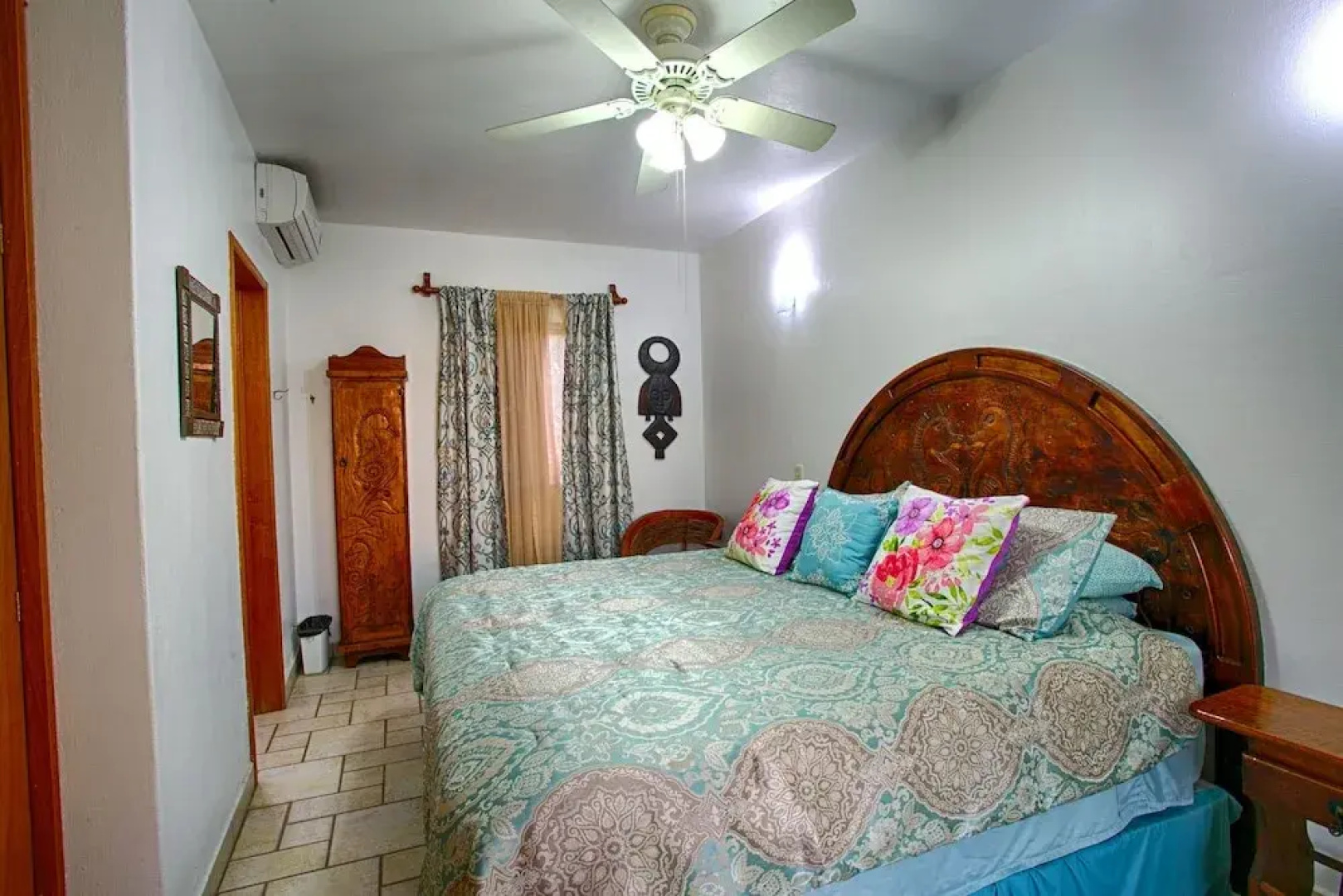 Casa de los Ninos Hotel Room #334413 3 Bedrooms 3 Bathrooms Hotel Room