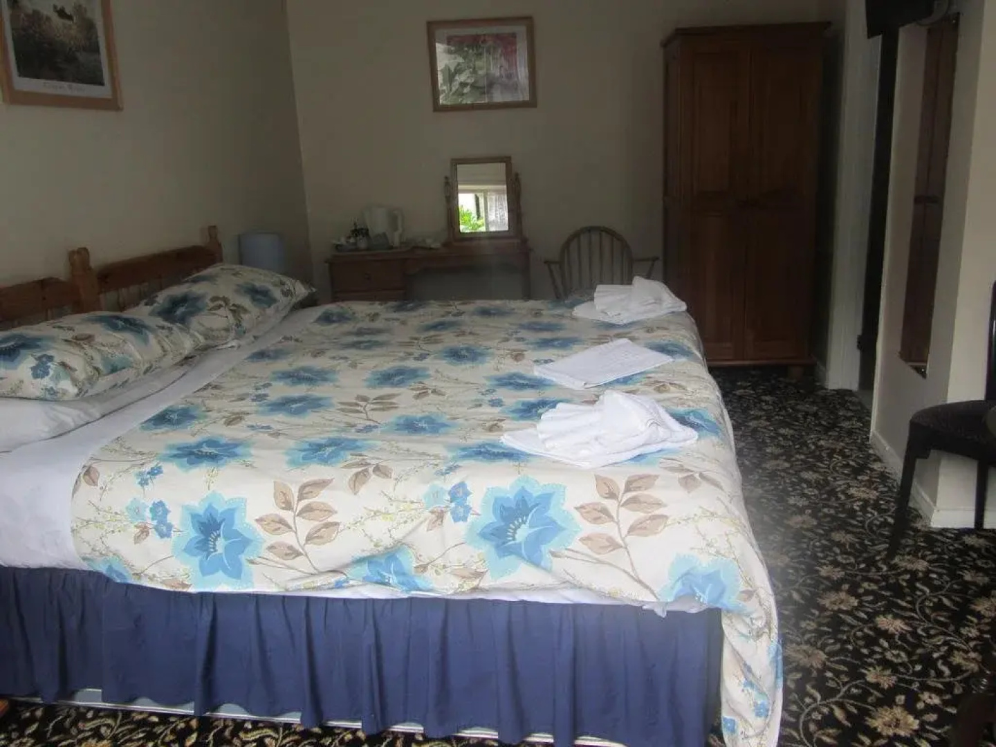 Roseberry Hotel