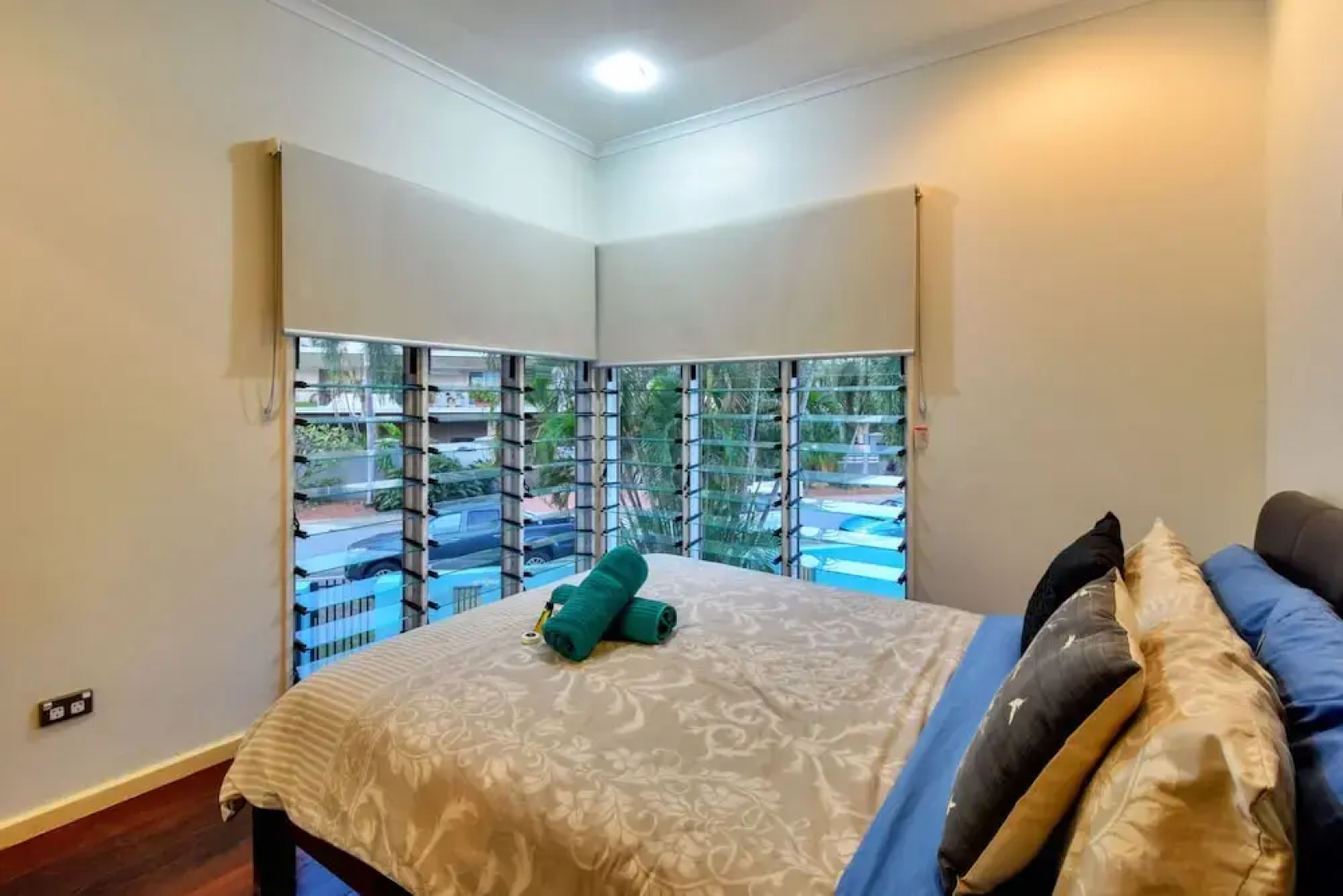 Waterfront 4brm House Cullen Bay