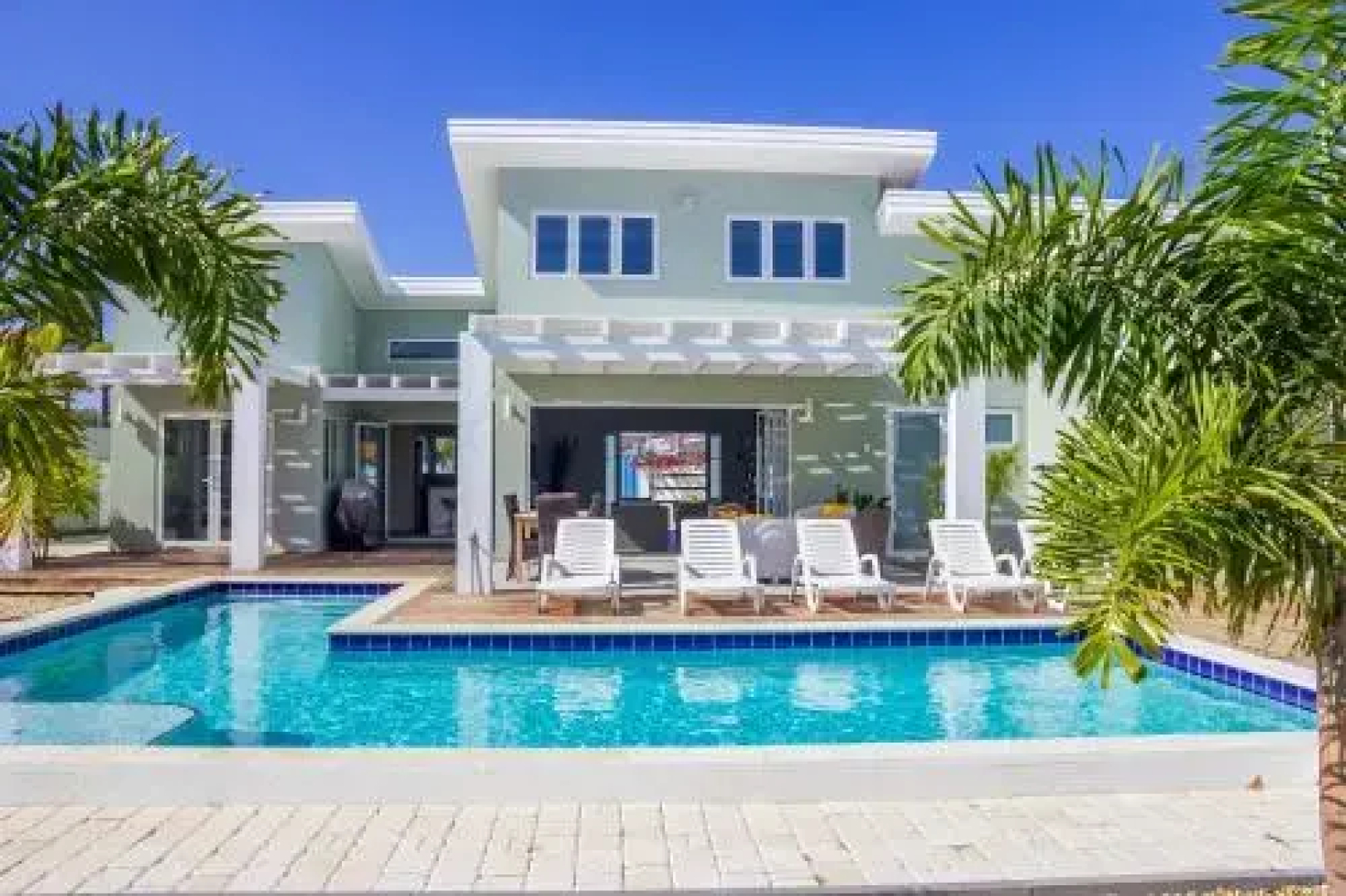 Malmok Beach Break Villa