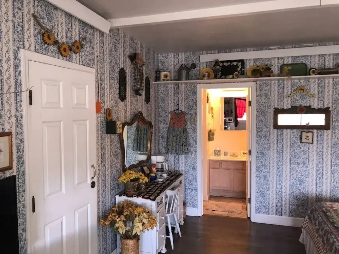 Sunflower Room